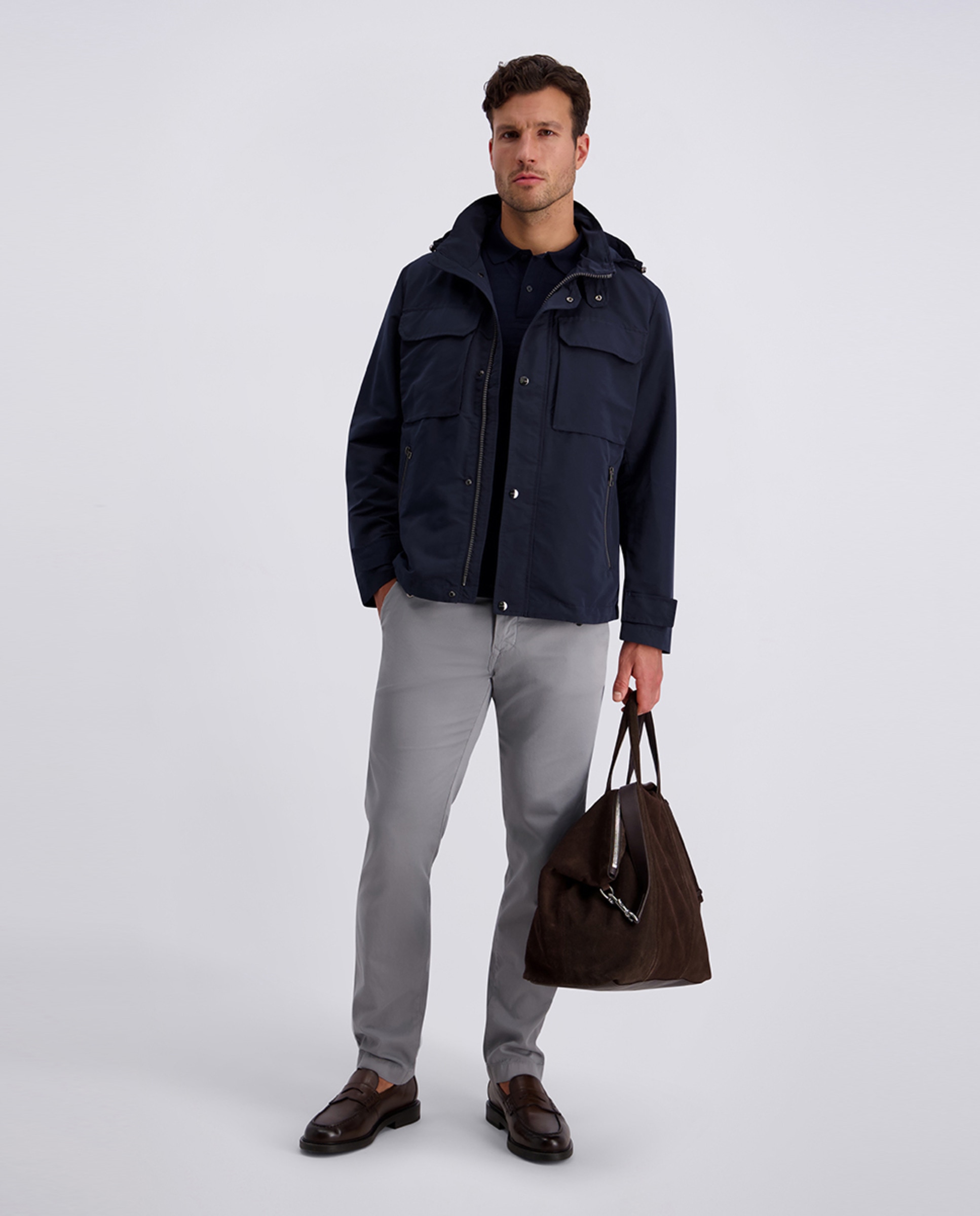 Desportiva Curta Modern Fit com Capuz Desmontável Water Repellent - Bege Azul-marinho-6