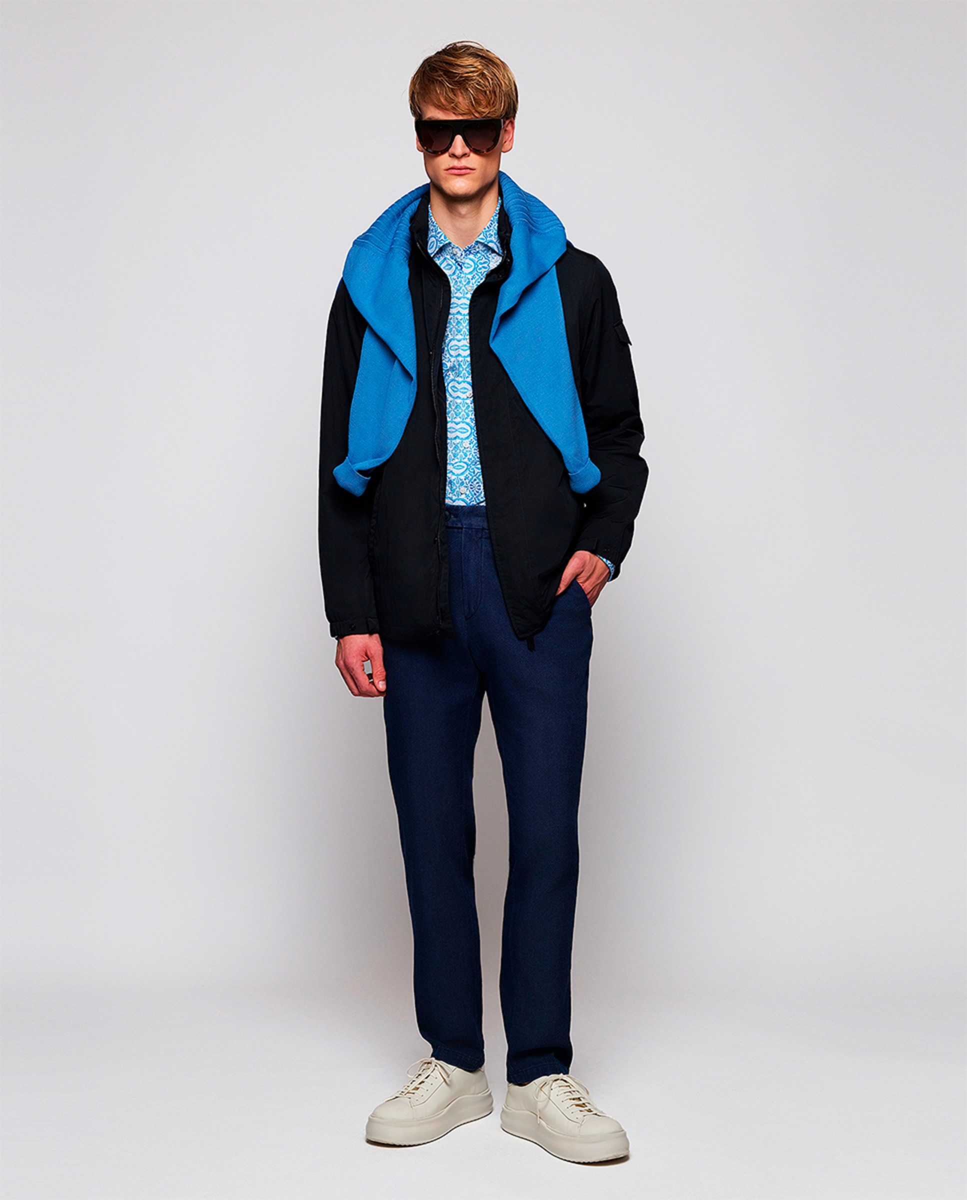 Parka Curta Regular Fit com Capuz Oculto Azul-marinho-4