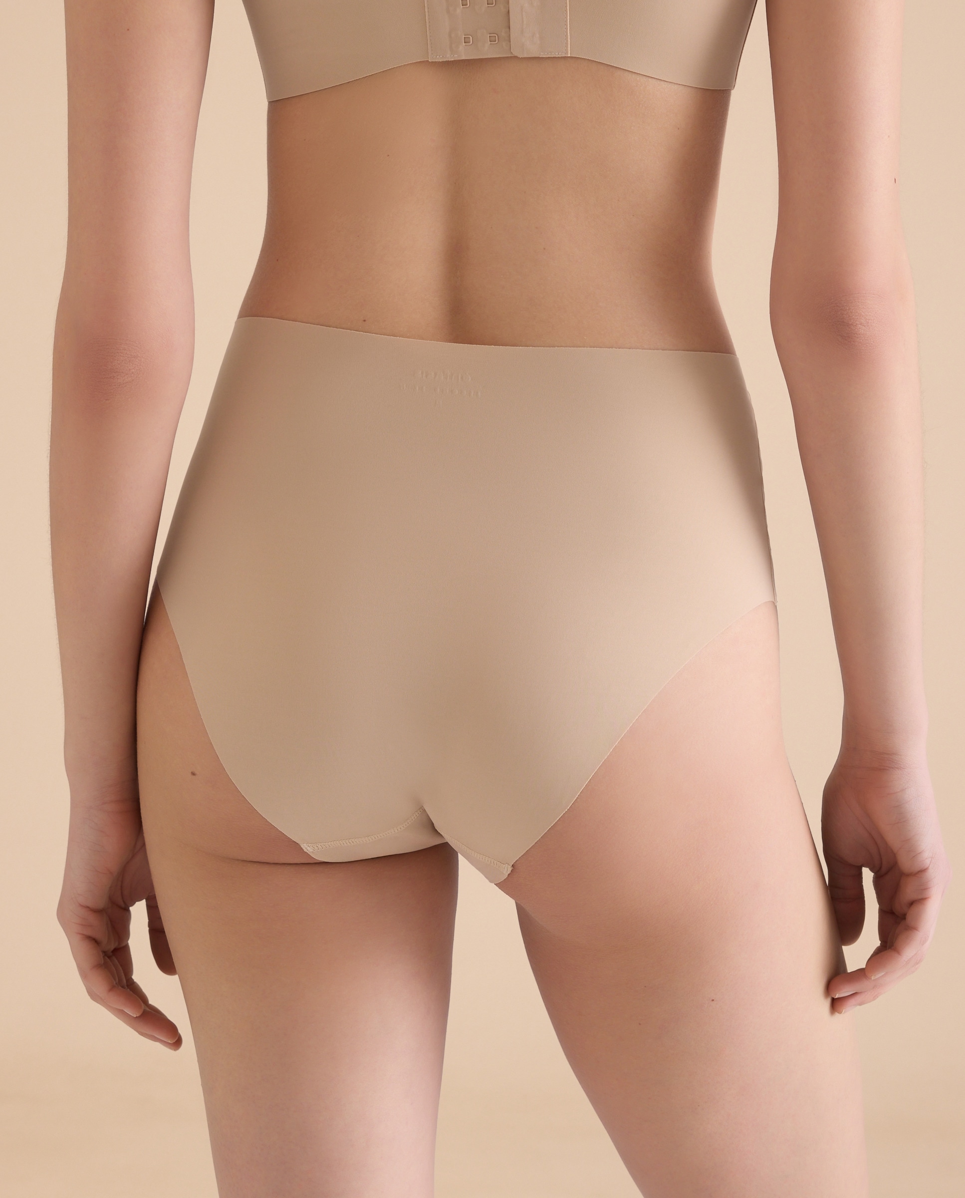 Cueca de Cintura Subida Invisível Bege-3
