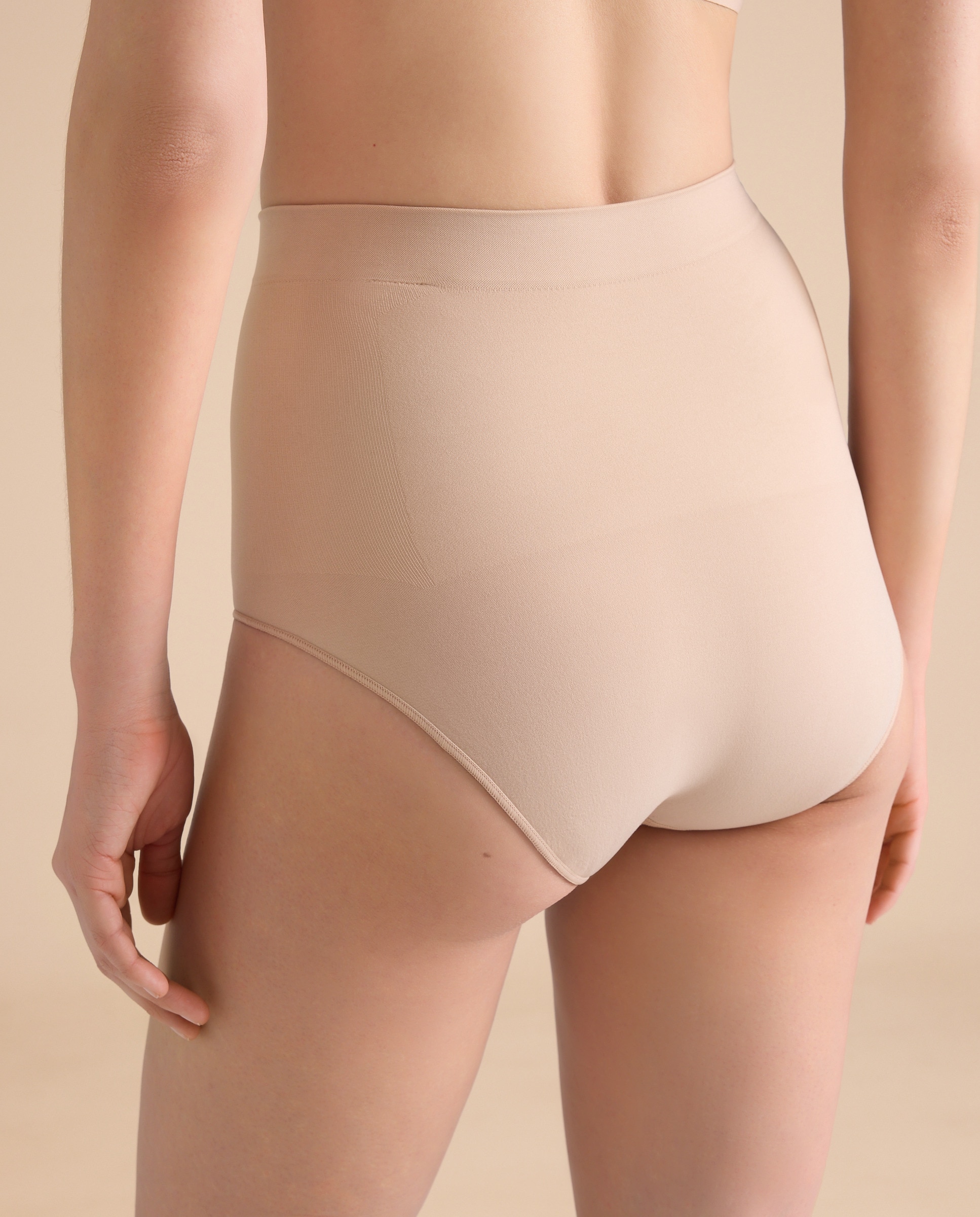 Cueca Moldadora sem Costuras Bege-3