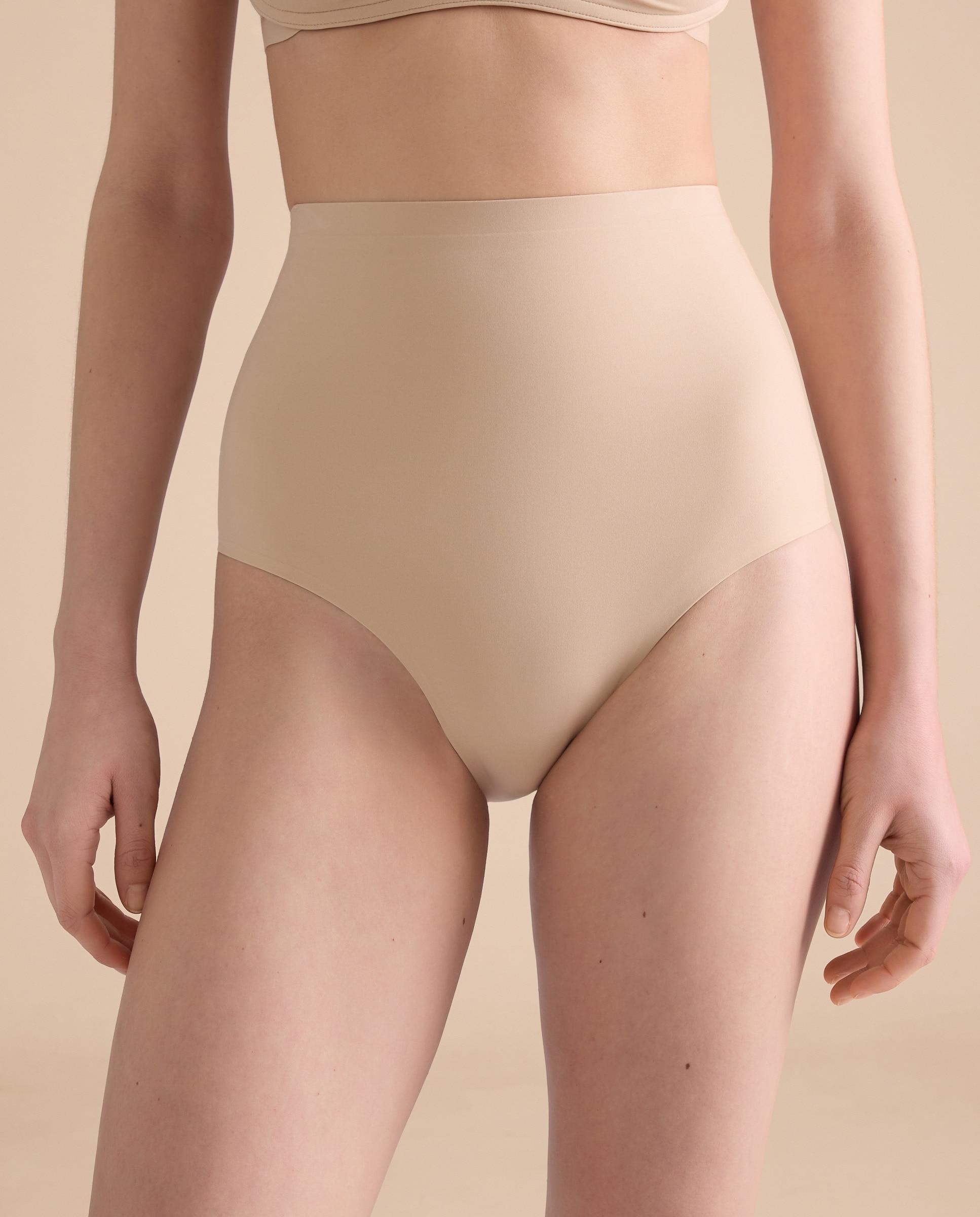 Cueca Moldadora Bege-2