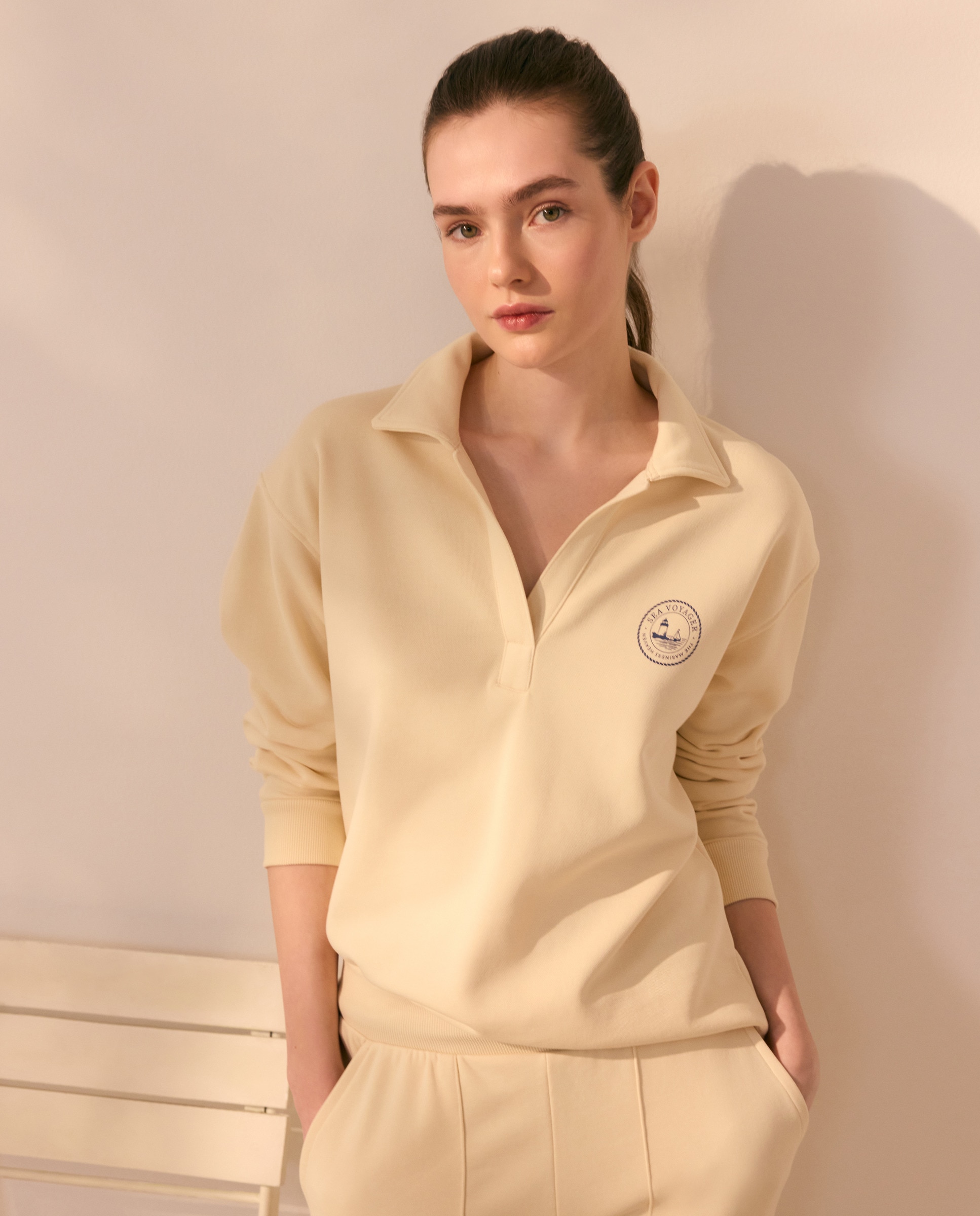 Polo Liso com Detalhes nas Mangas 120 Cru-4