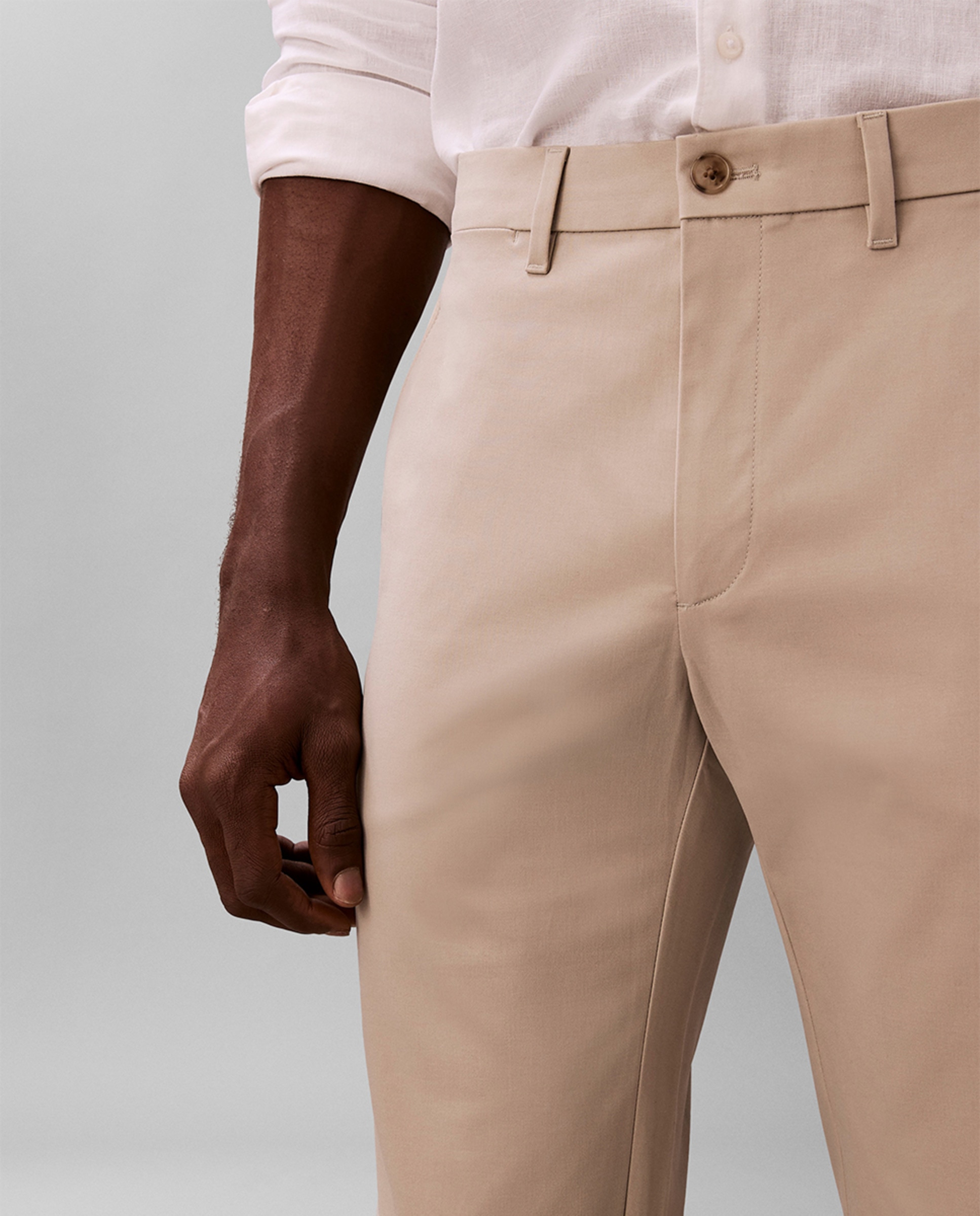 Calças Chino Acetinadas Justas Cinzento-claro-4
