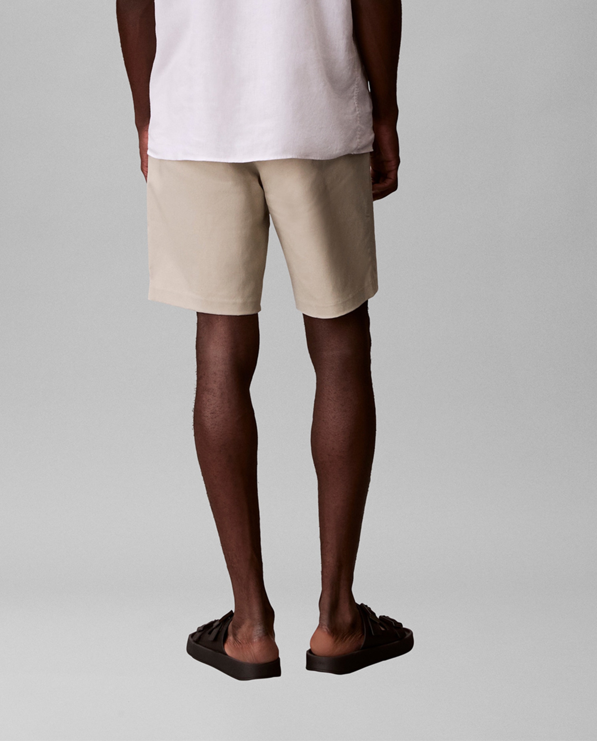 Calções Chino Acetinados Cinzento-claro-3
