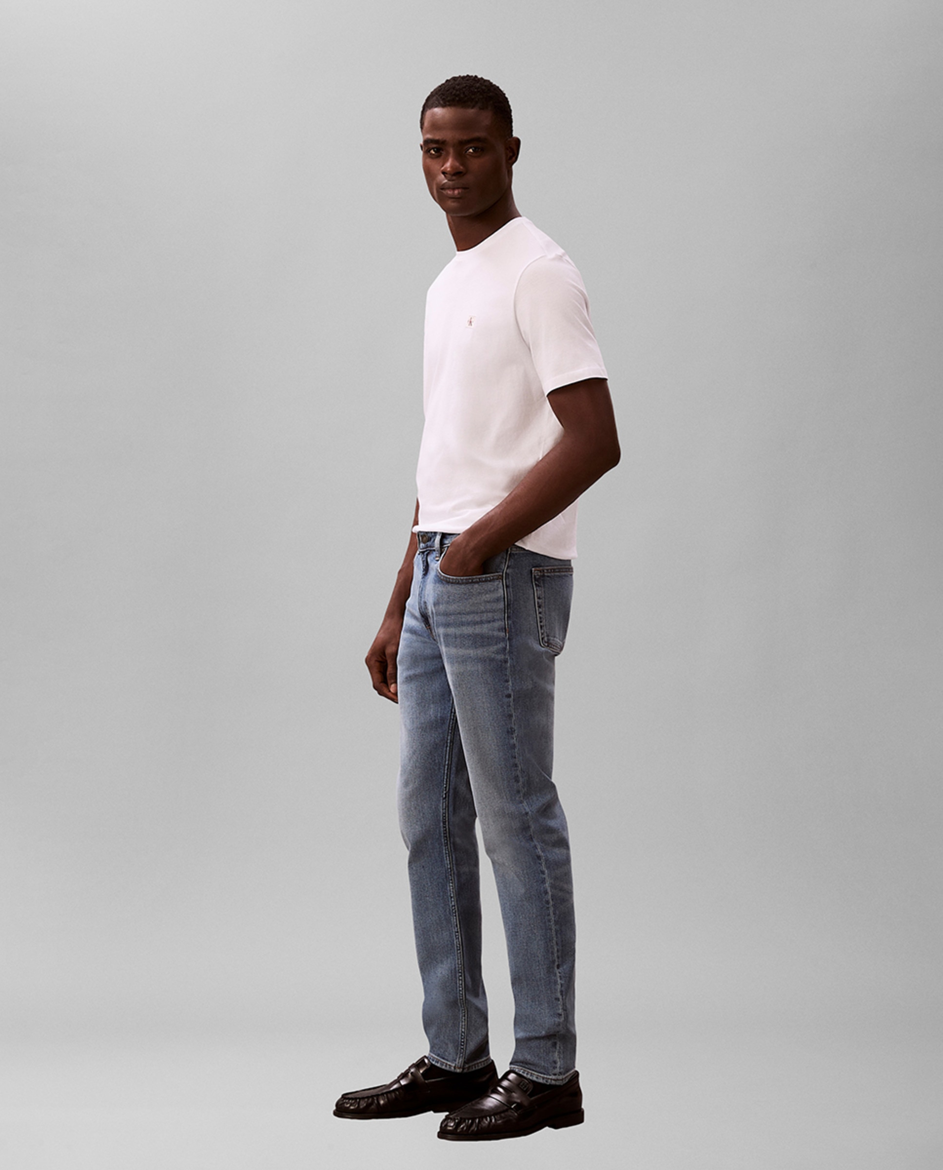 Jeans Slim Taper Fit Azul-claro-4