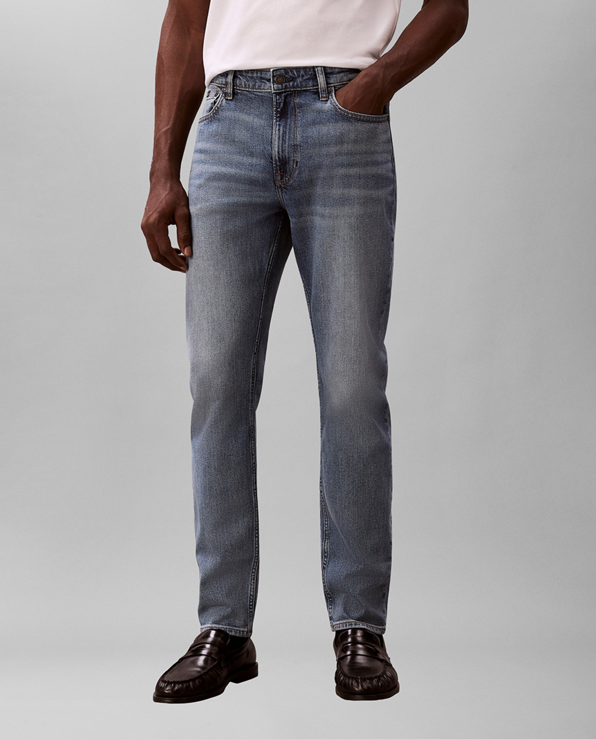Jeans Slim Taper Fit Azul-claro-2