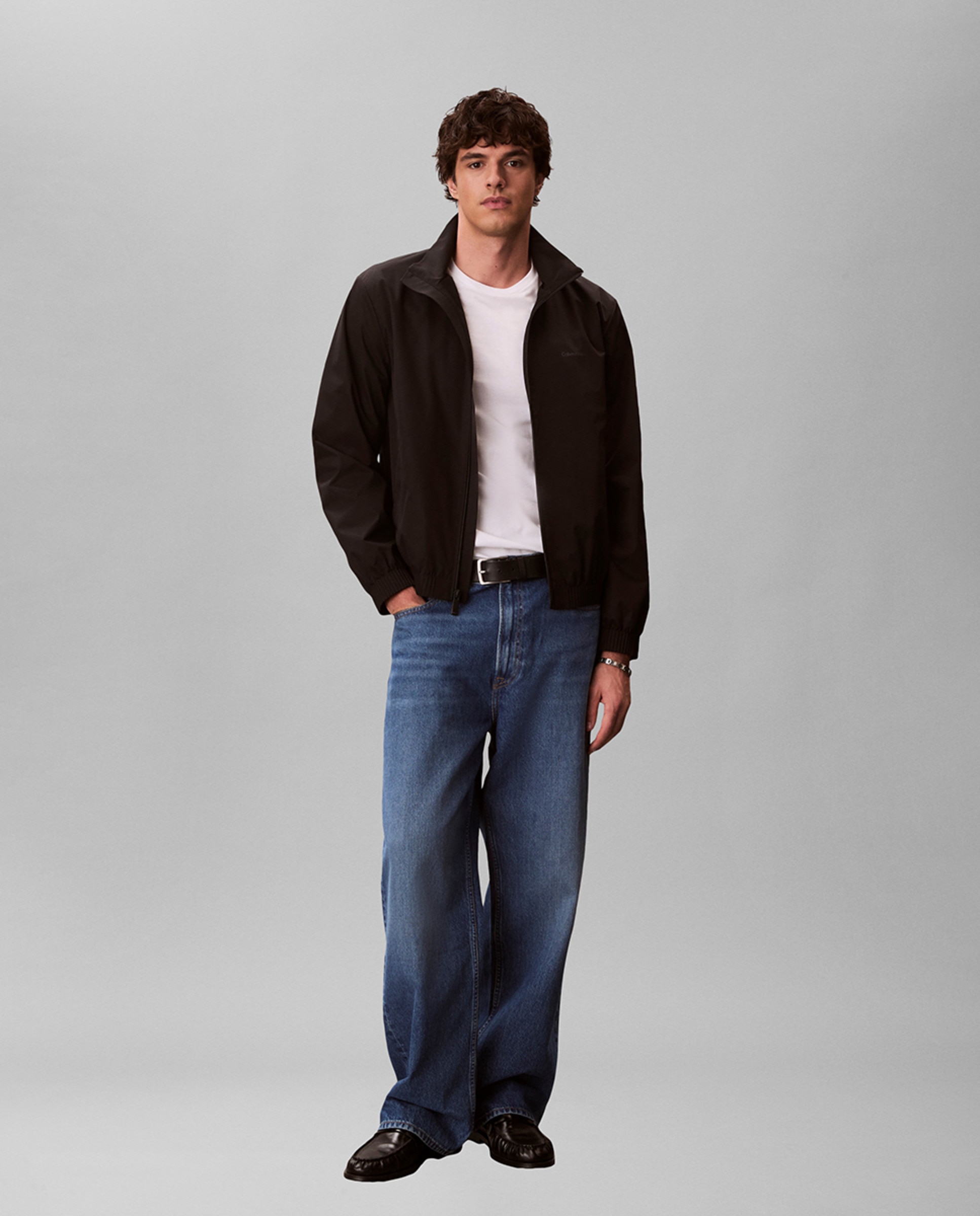 Casaco de Nylon com Gola Alta Preto-6