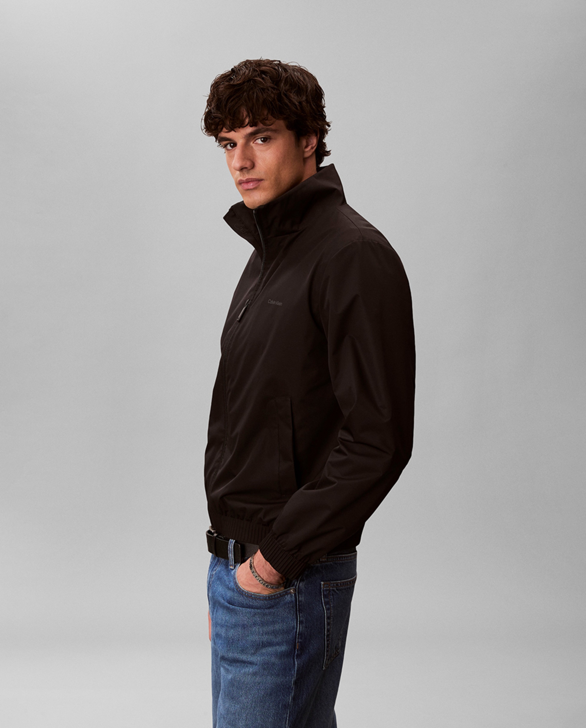 Casaco de Nylon com Gola Alta Preto-4