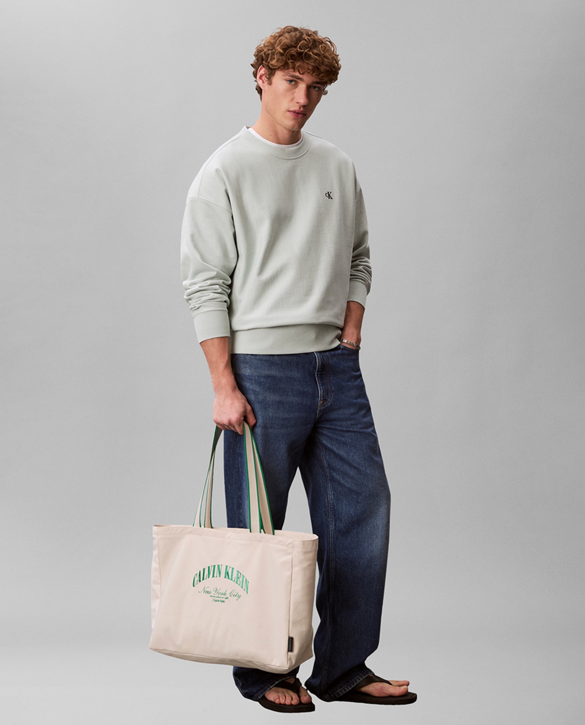 Sweatshirt com Logótipo Bordado Verde-claro-5