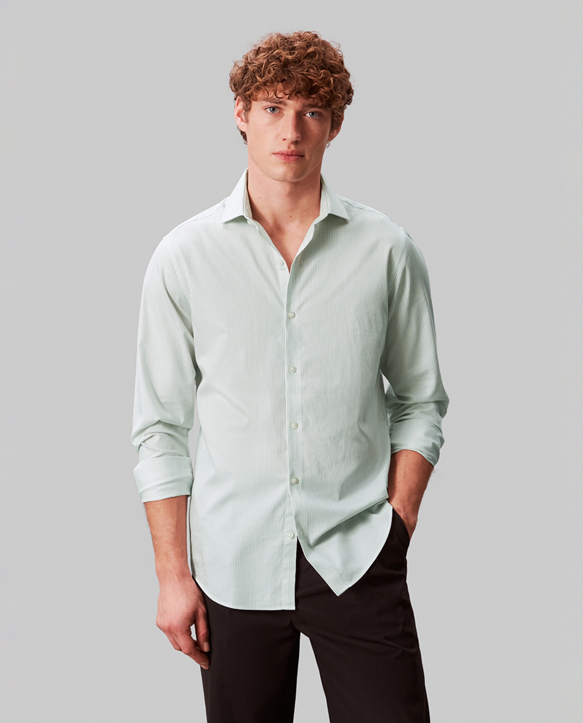 Imagem 0 de Camisa Elástica Justa às Riscas com Lavagem Suave