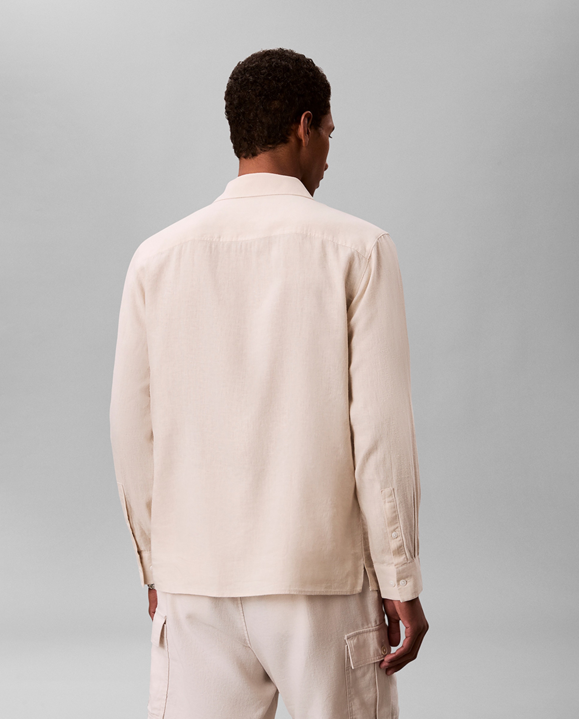 Camisa Clássica de Linho Lisa Cru-2