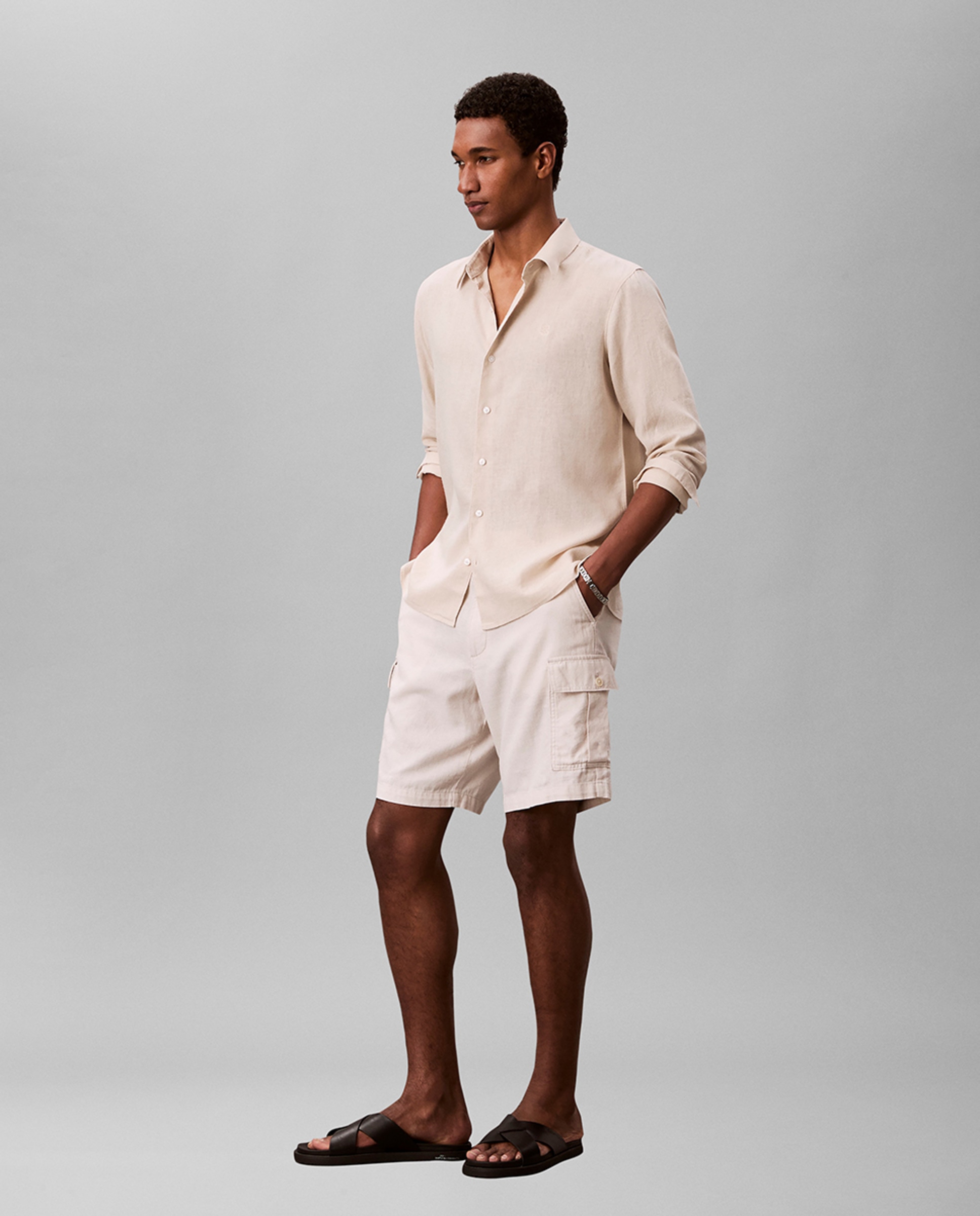 Camisa Clássica de Linho Lisa Cru-4