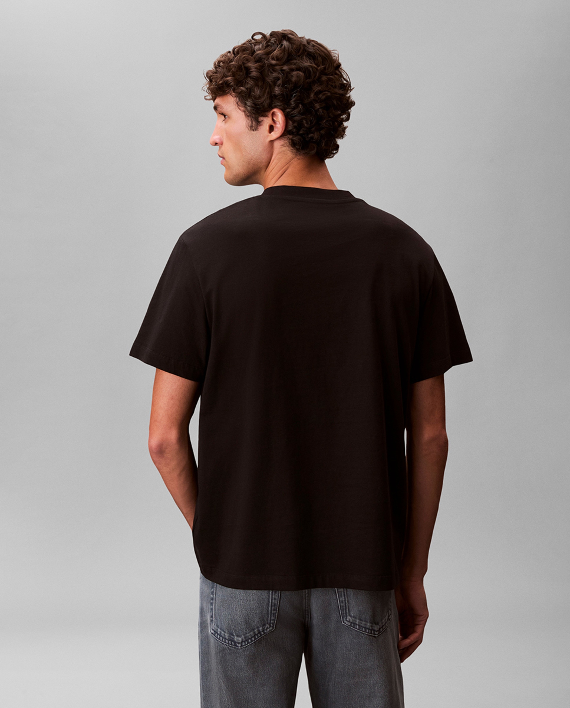 T-shirt Desportiva com Logótipo em Relevo Preto-2