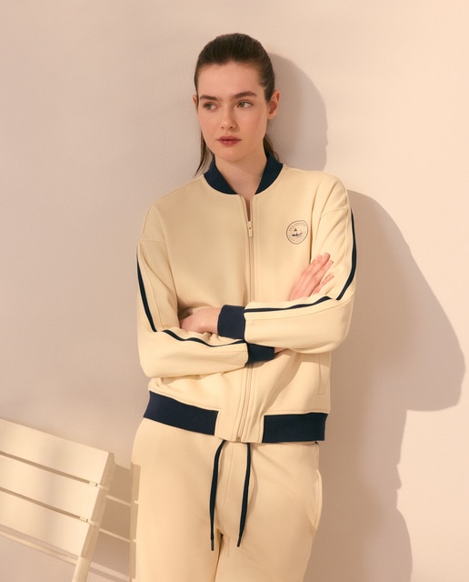 Imagem 0 de Casaco Tipo Blusão com Contraste