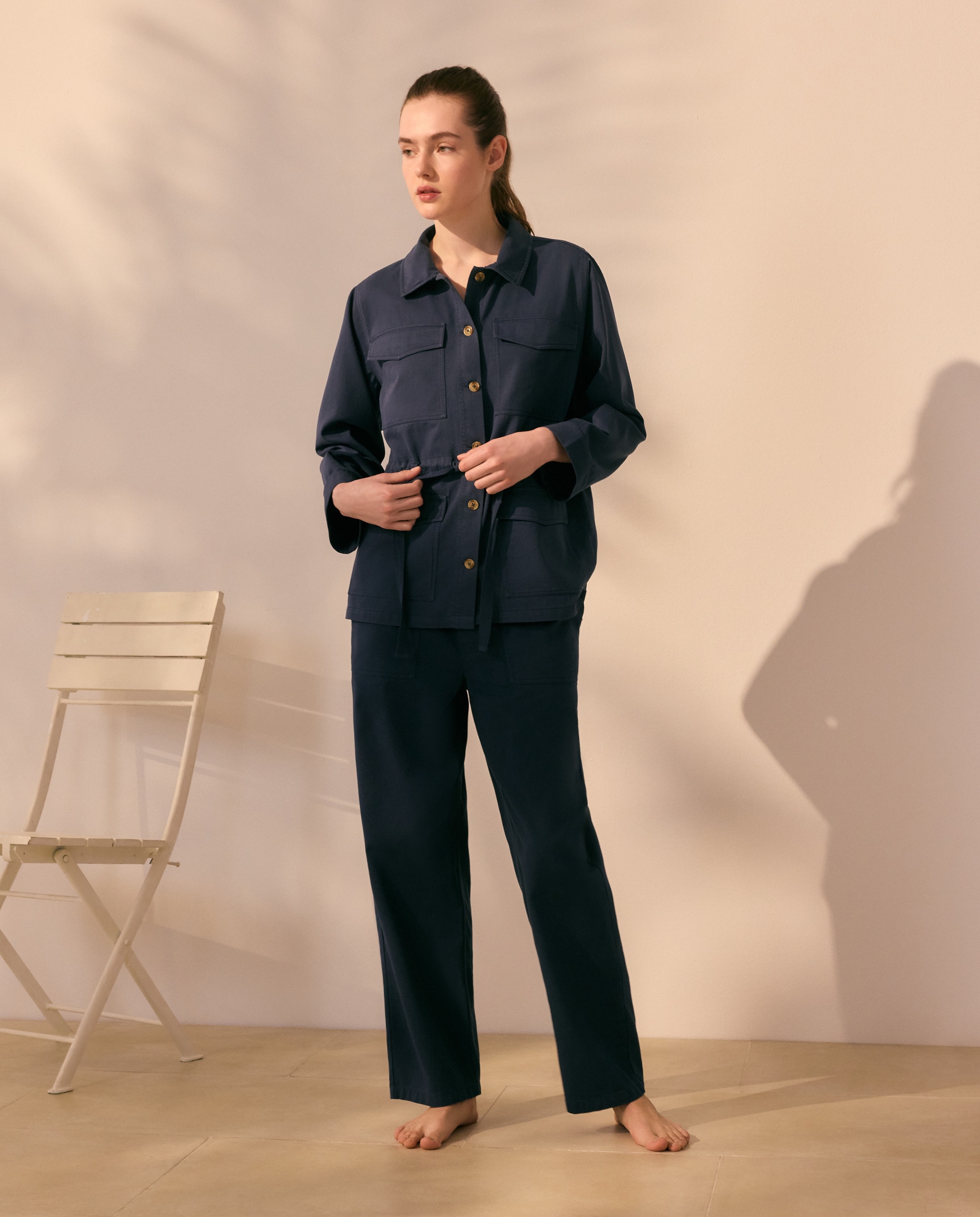 Casaco Liso com Bolsos e Detalhe de Cordão Azul-marinho-4