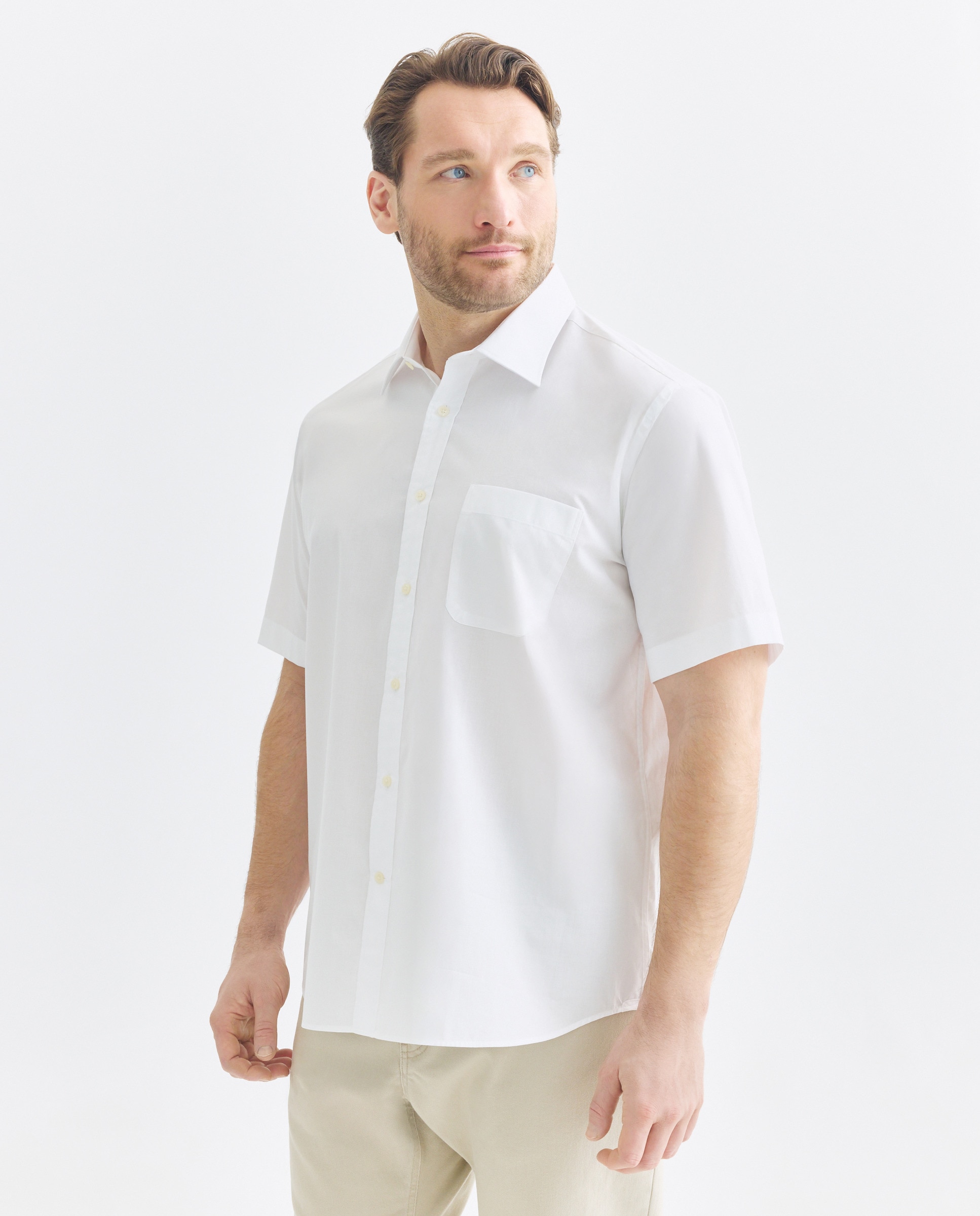 Imagem 0 de Camisa Formal Lisa com Manga Curta Tamanhos Grandes