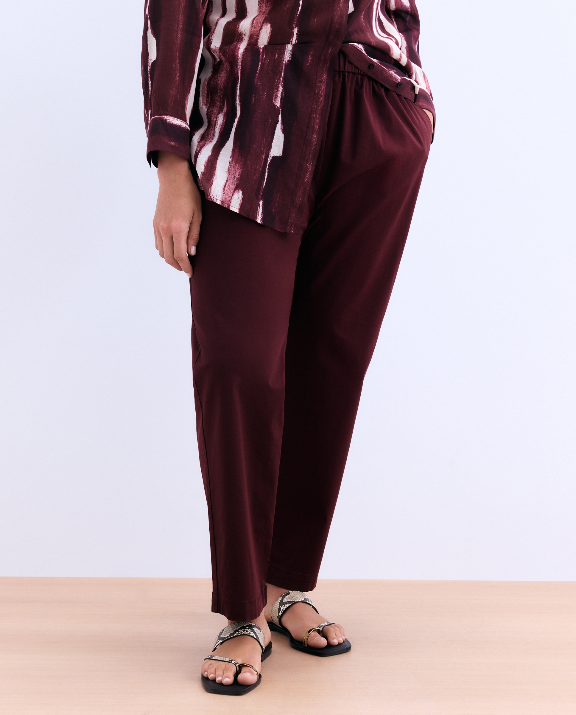 Calças Regular Lisas 770 Terracota-2