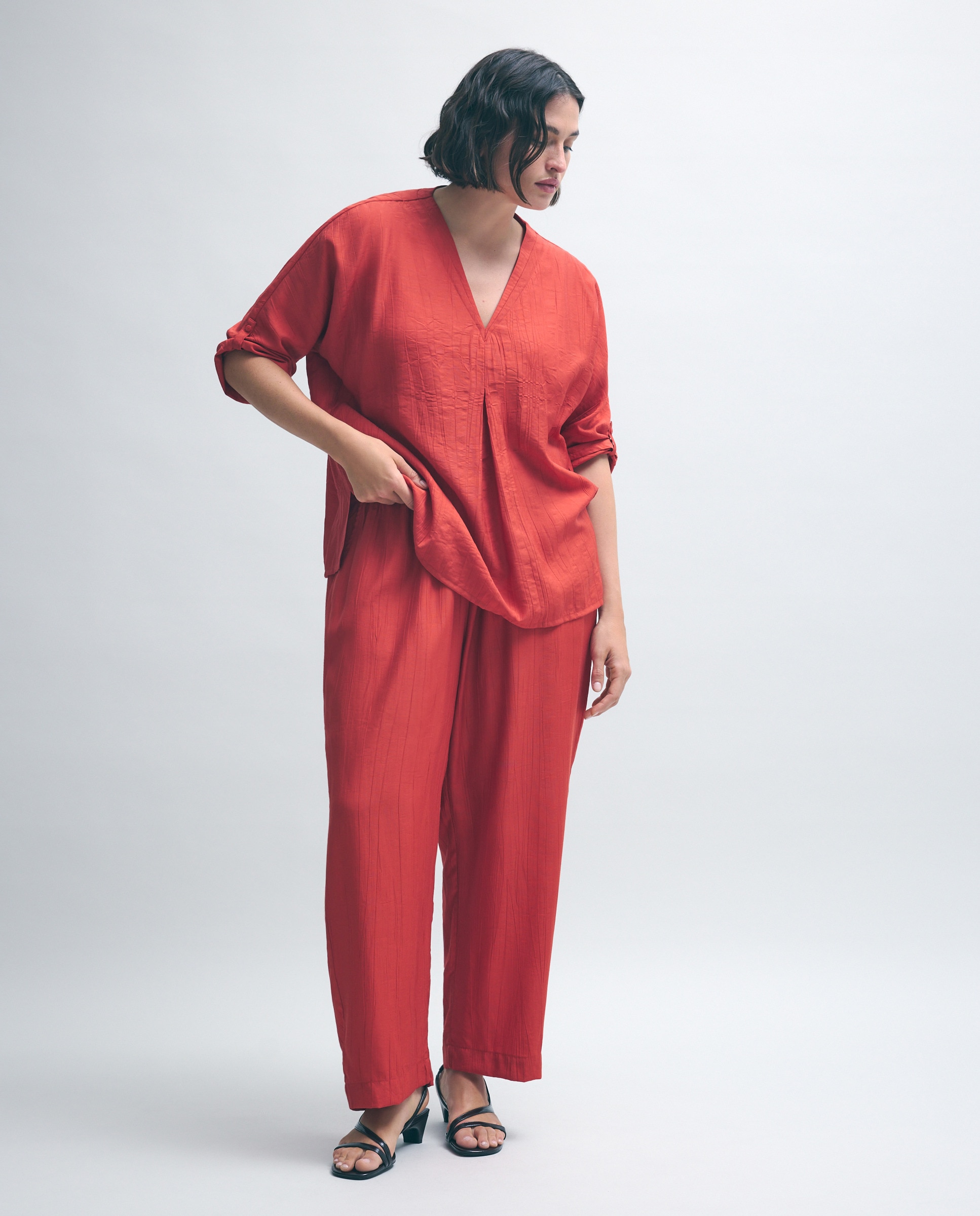 Imagem 0 de Calças Fluidas com Efeito Enrugado