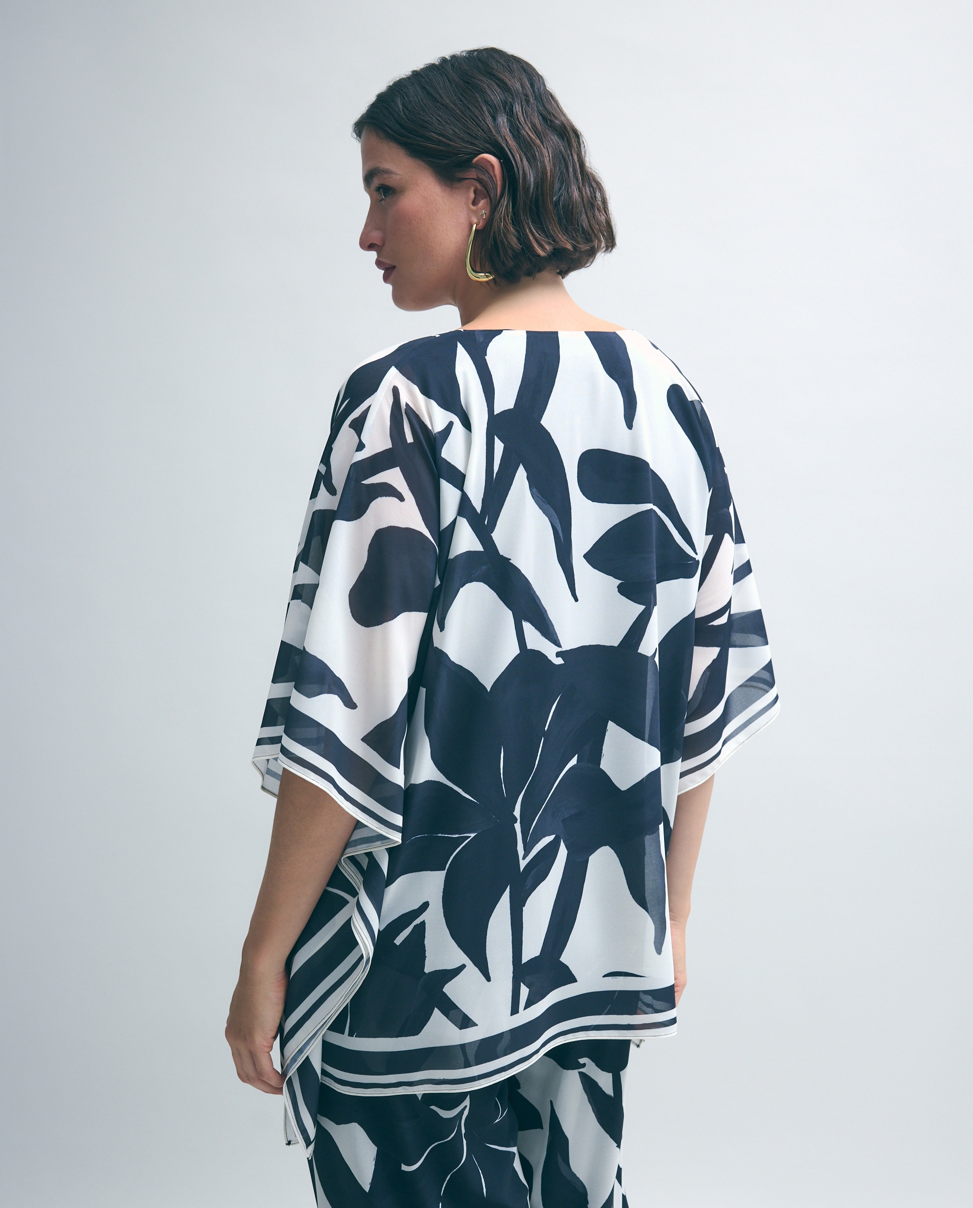 Blusa de Lenço com Estampado FLoral Preto-3