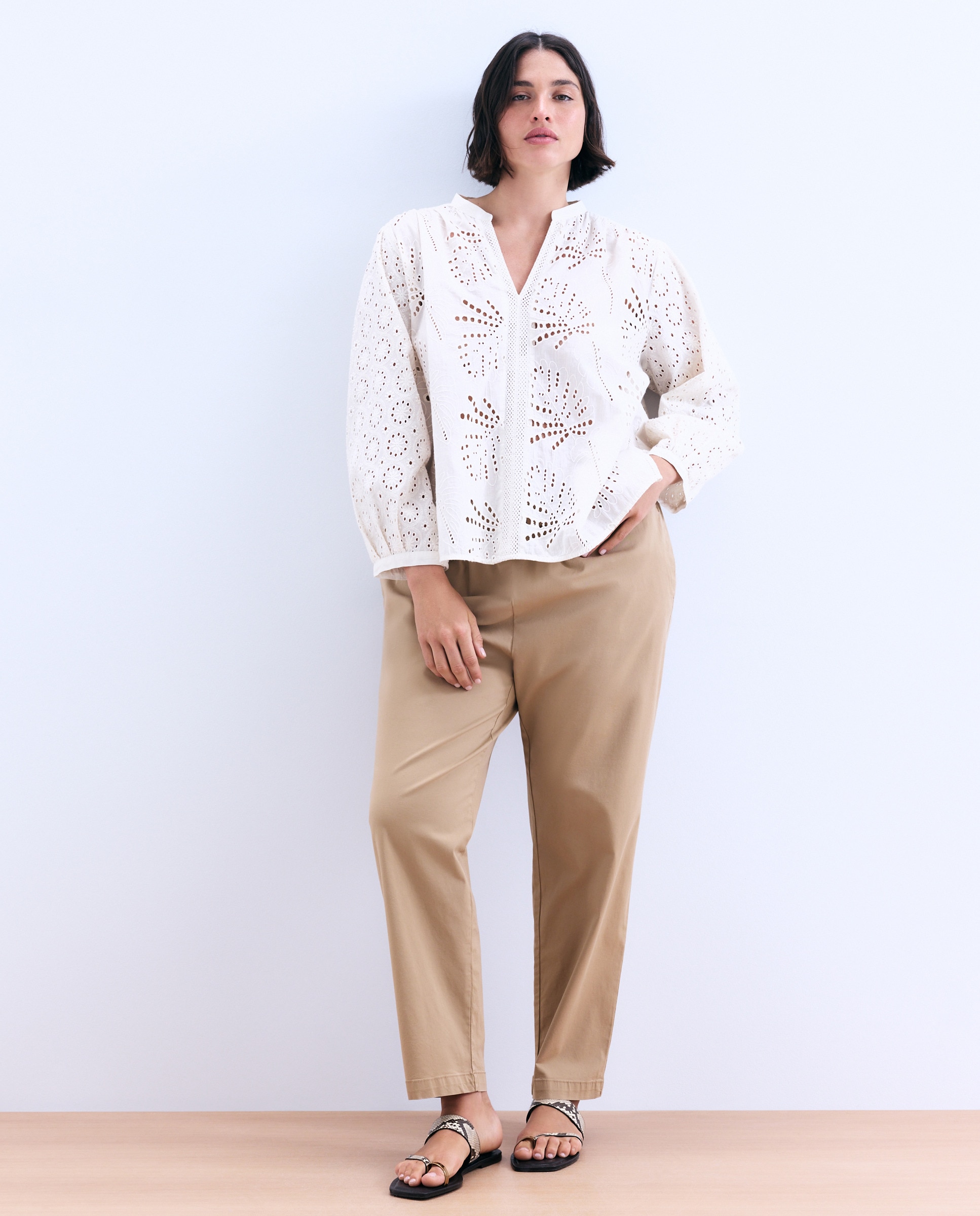 Blusa de Manga Comprida com Bordados Combinados 120 Cru-2