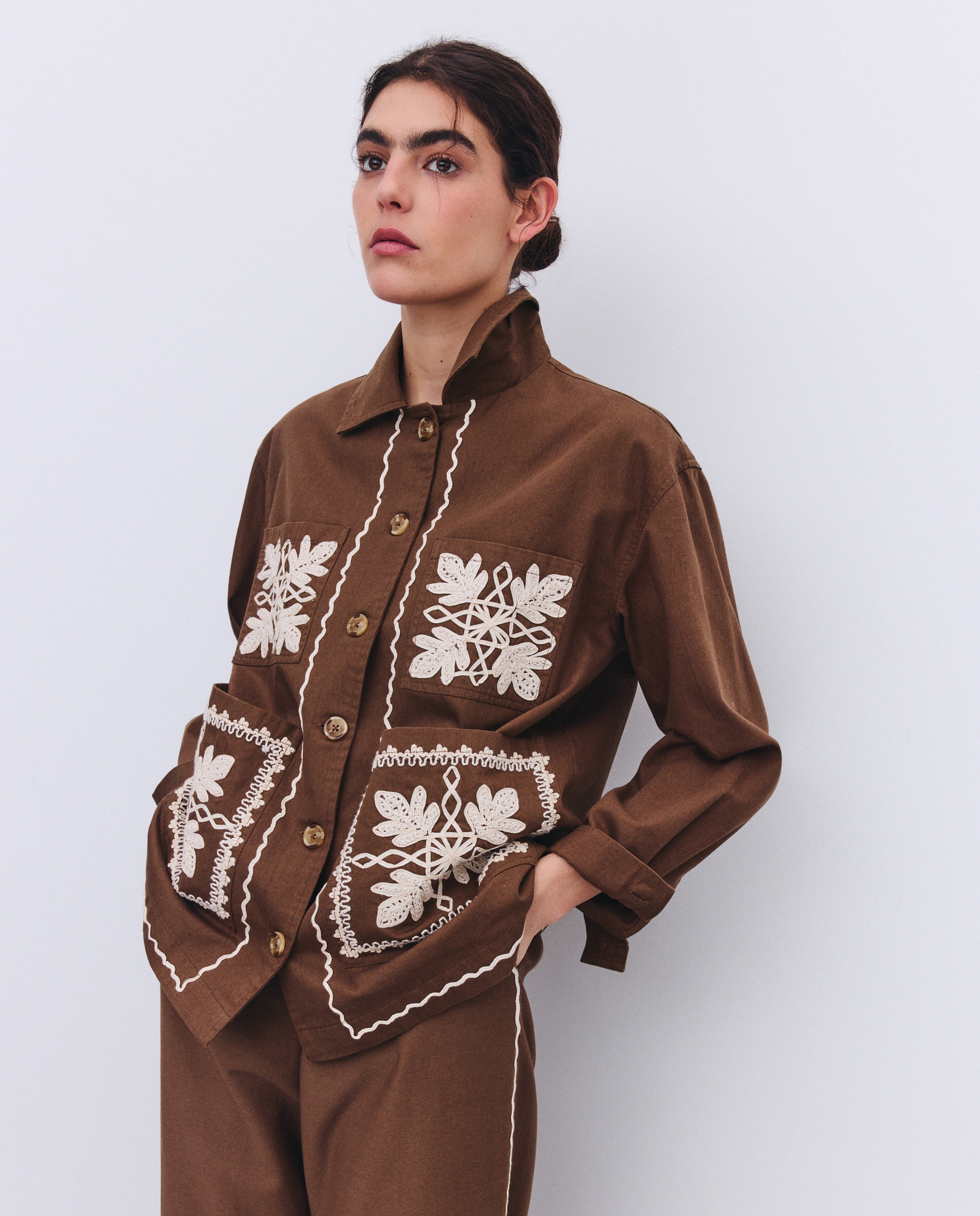 Casaco bordado Castanho-2