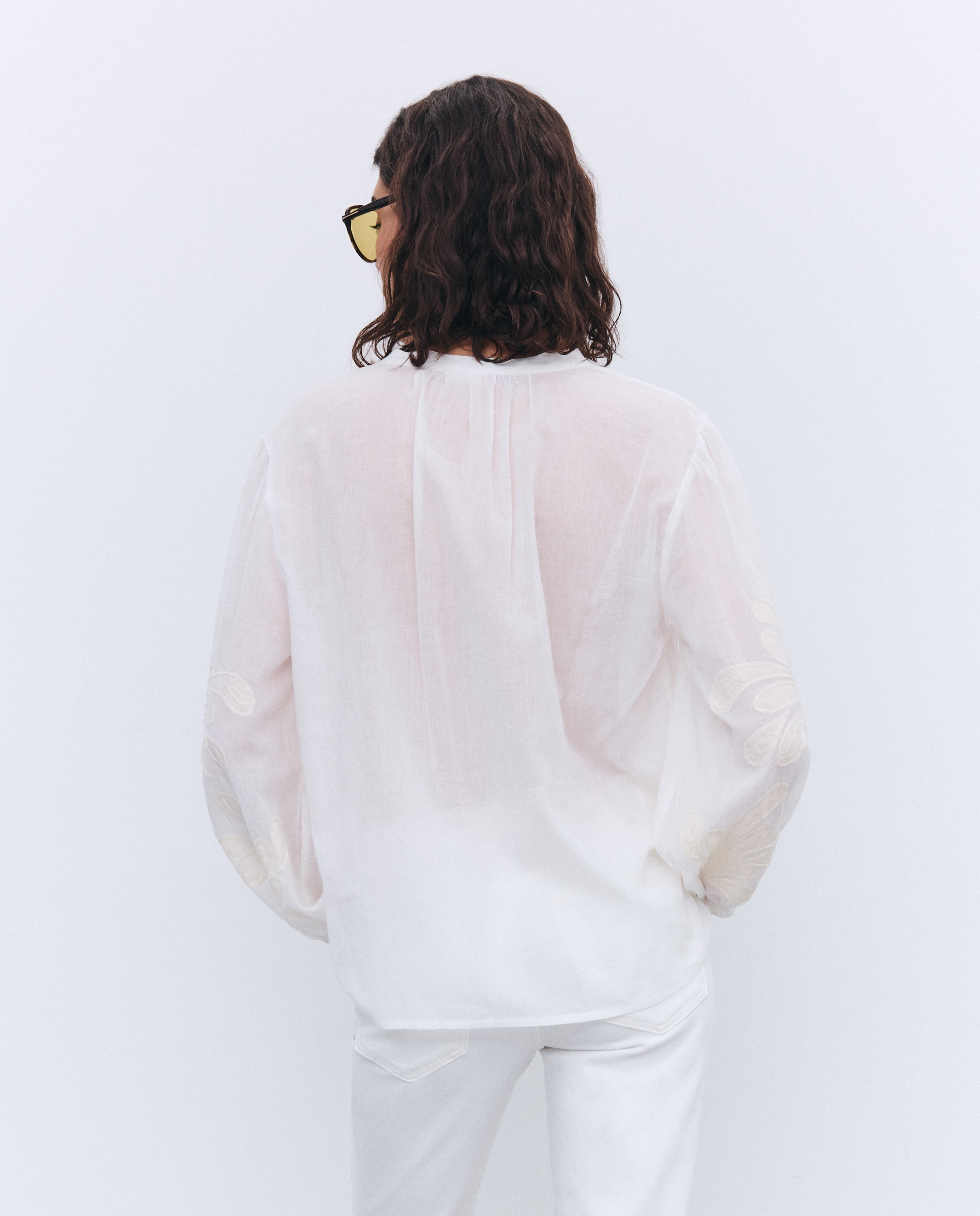 Blusa com Bordados nas Mangas 120 Cru-2