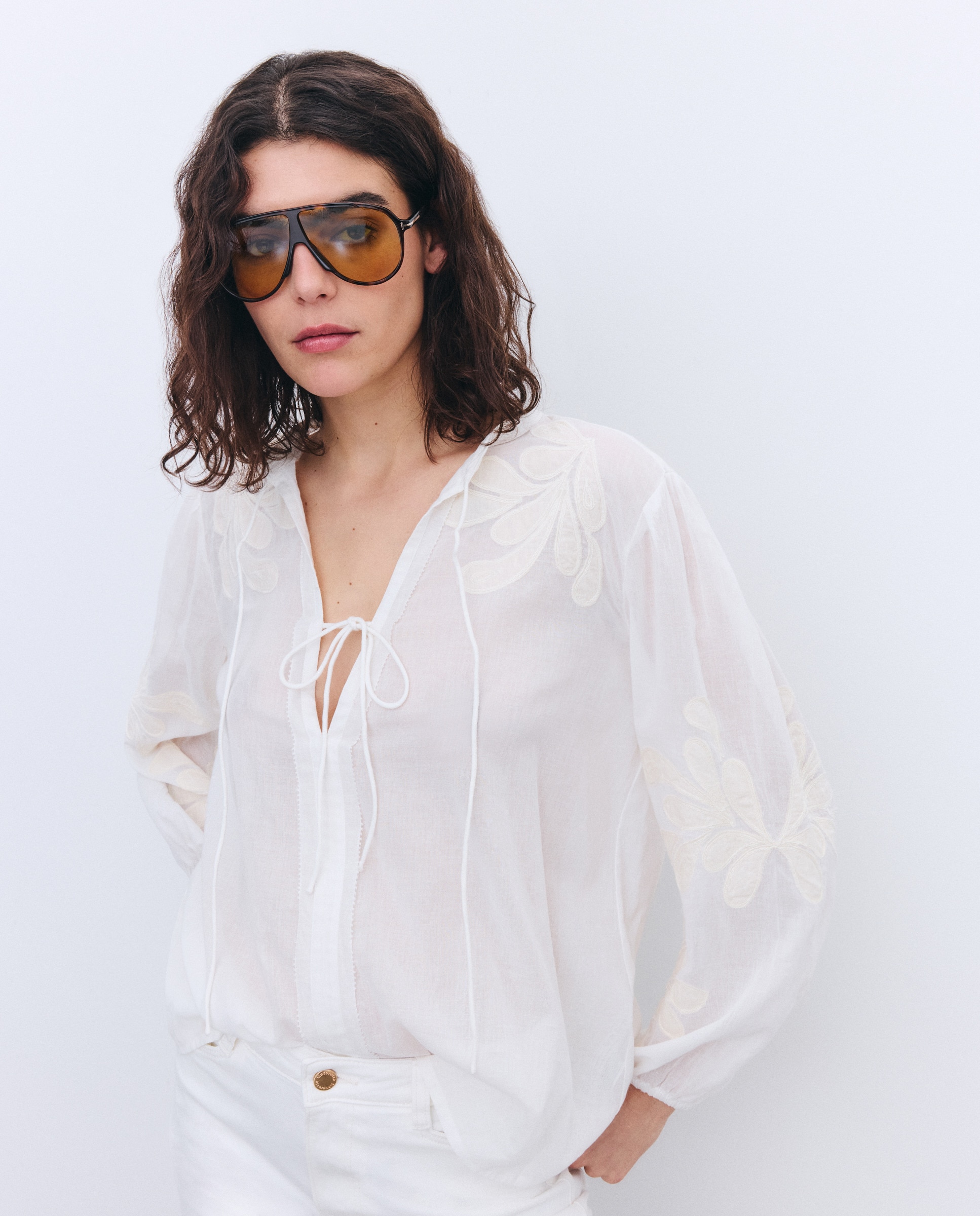 Blusa com Bordados nas Mangas 120 Cru-4