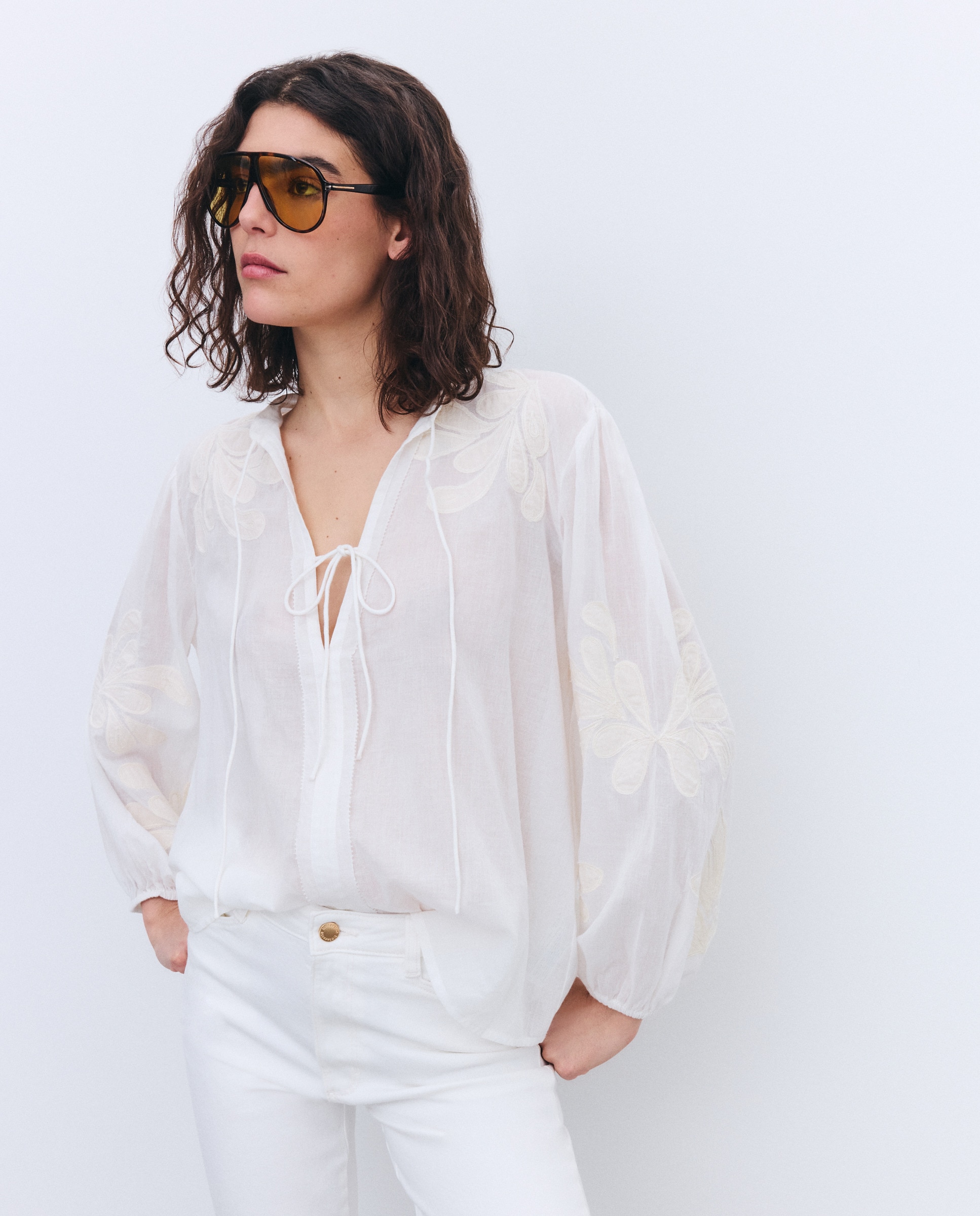 Blusa com Bordados nas Mangas 120 Cru-1