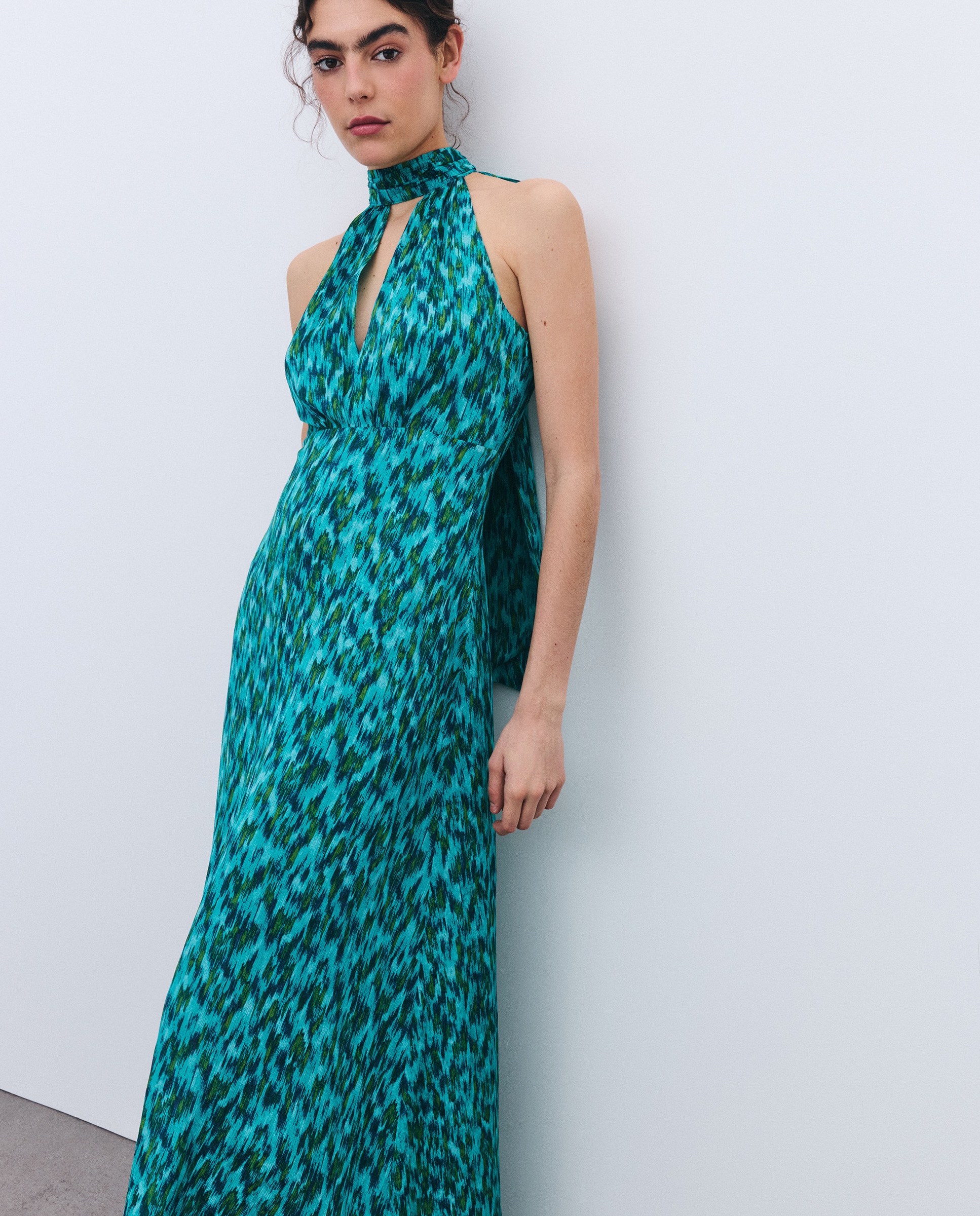 Vestido de Gola Halter com Jacquard Verde-4