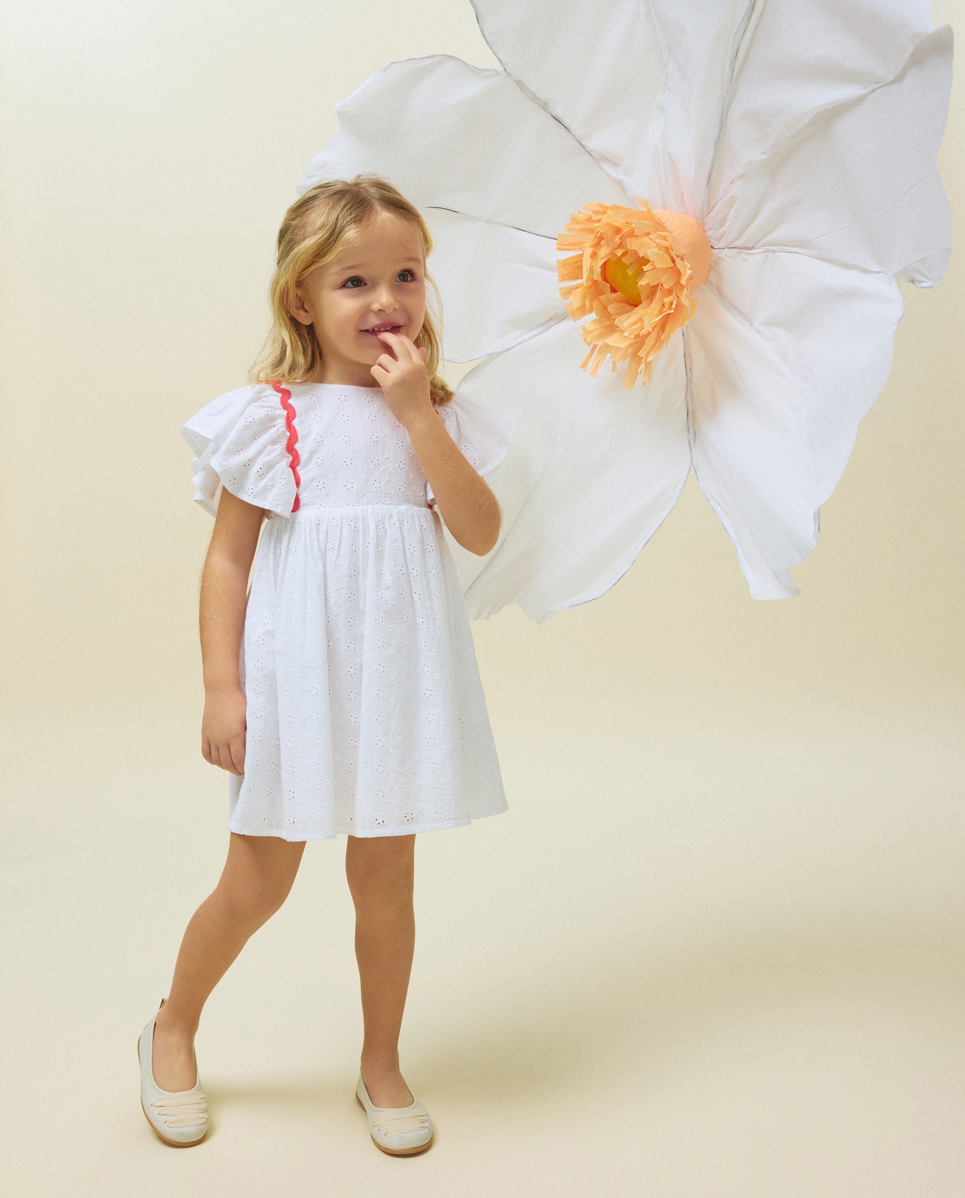 Imagem 0 de Vestido de Manga Curta com Folhos Laterais