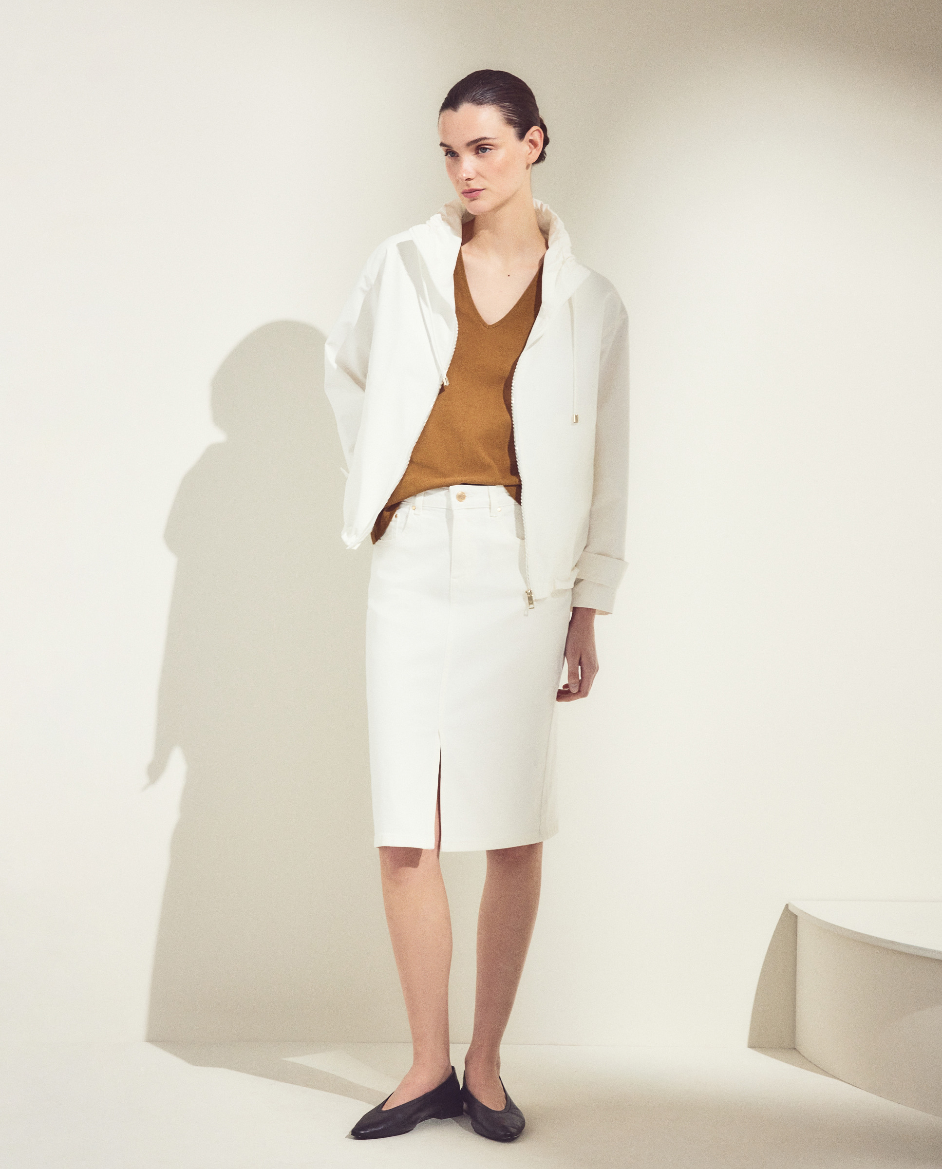 T-shirt sem mangas e com decote em bico 371 Óleo-2