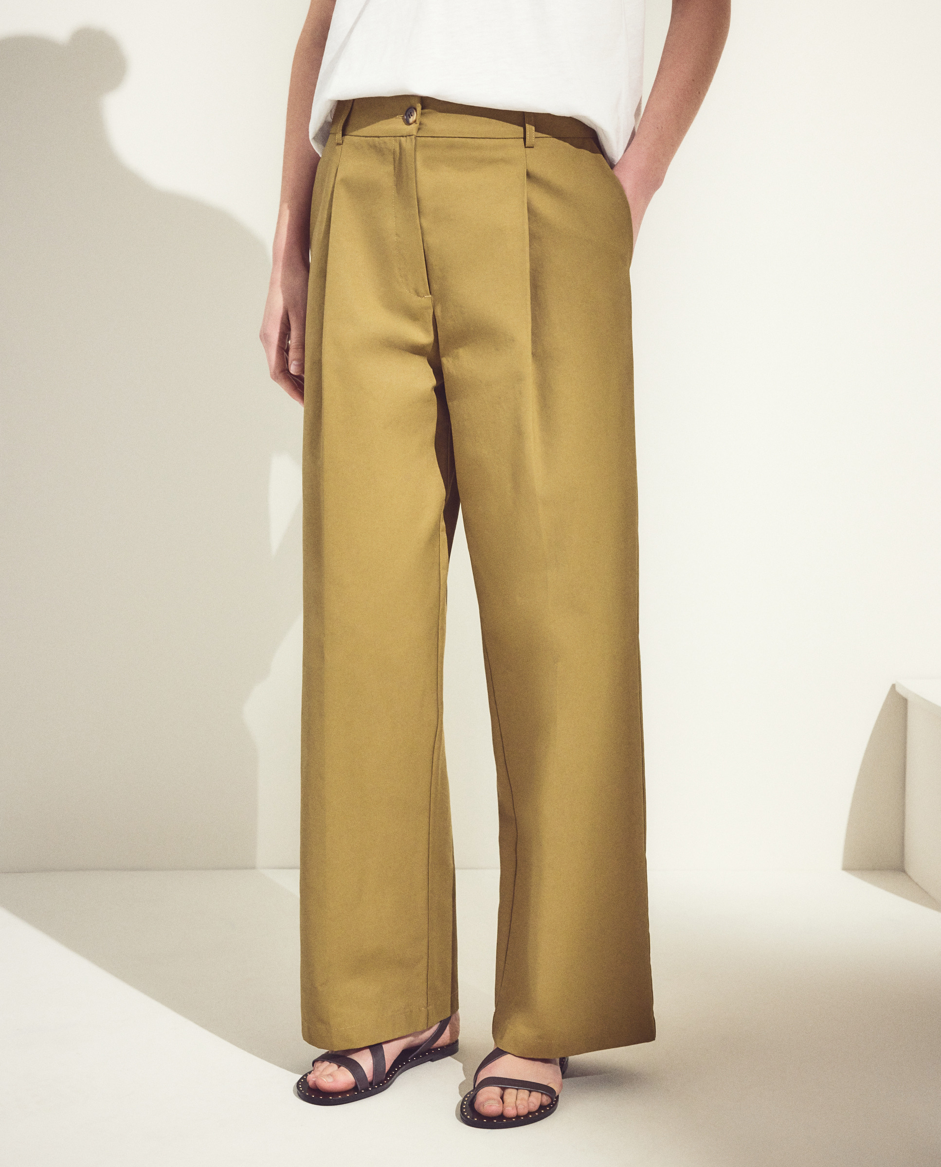Calças Chino Largas com Prega Invertida 370 Ocre-2