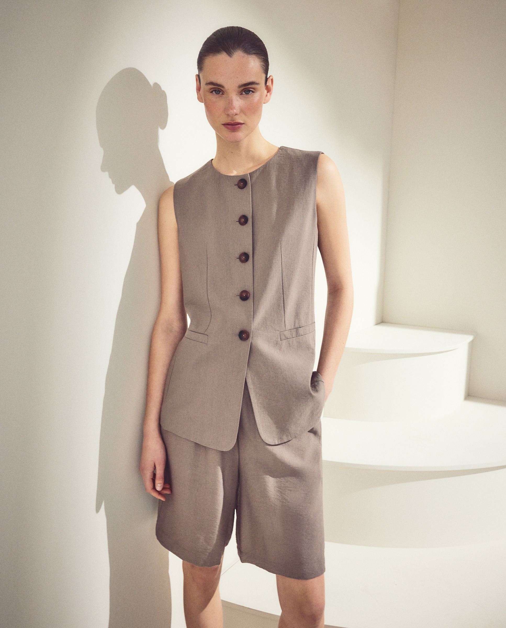 Colete comprido liso Visom-Escuro-1