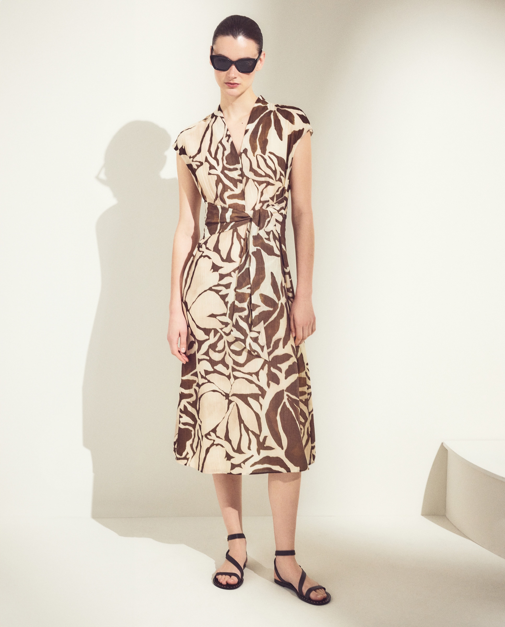 Imagem 0 de Vestido de Manga Curta com Estampado