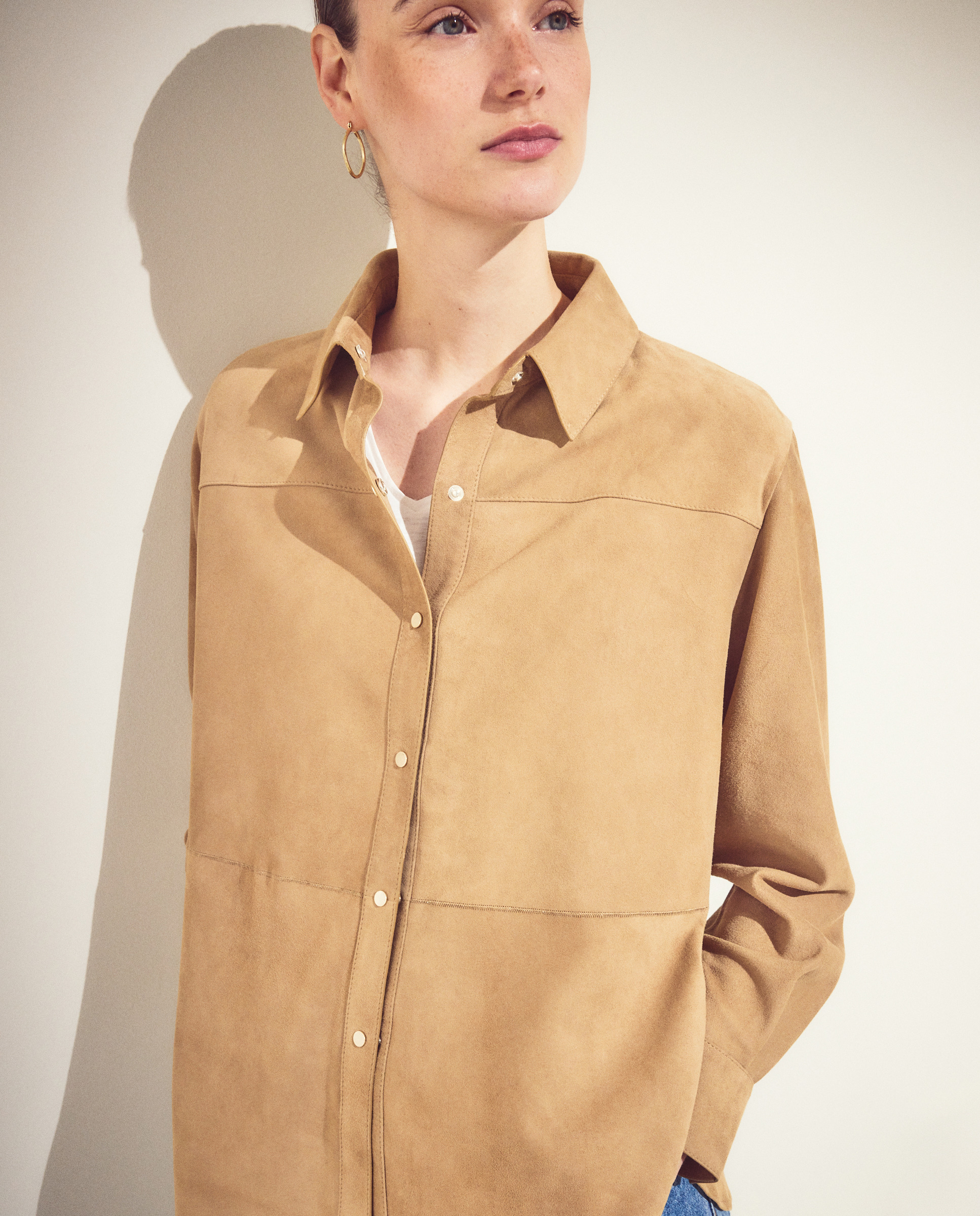 Sobrecamisa de Camurça com Botões de Pressão Bege-3