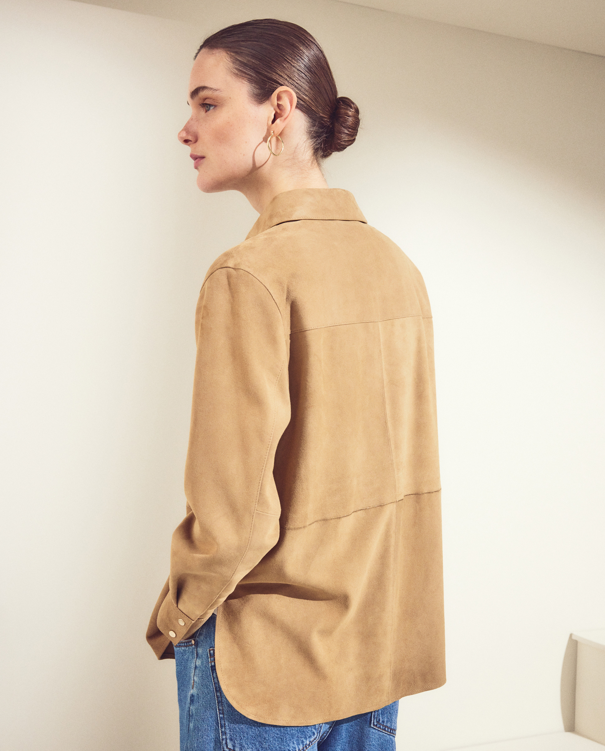 Sobrecamisa de Camurça com Botões de Pressão Bege-4