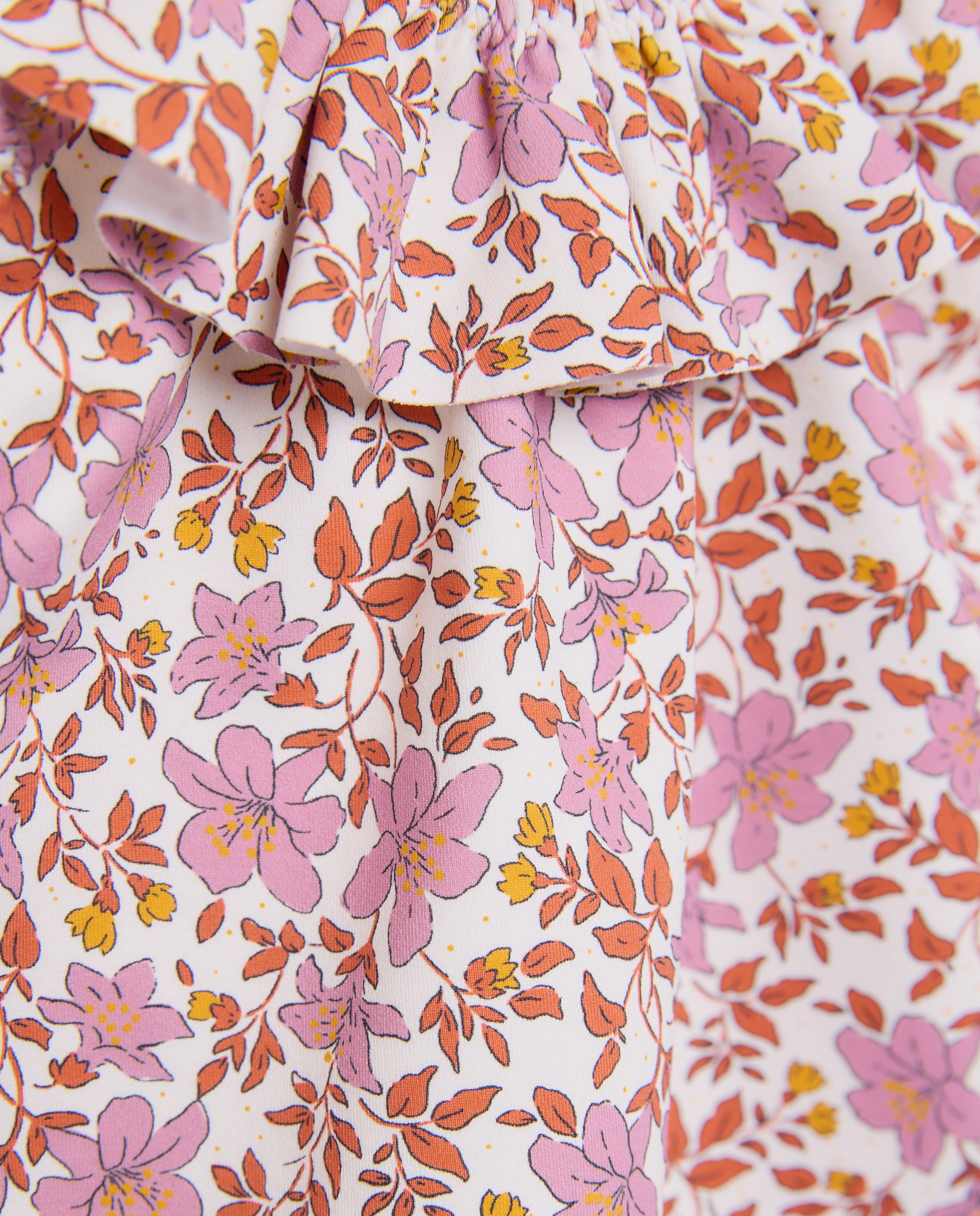 Conjunto baño volantes flores clásicas. 200 Rosa-3