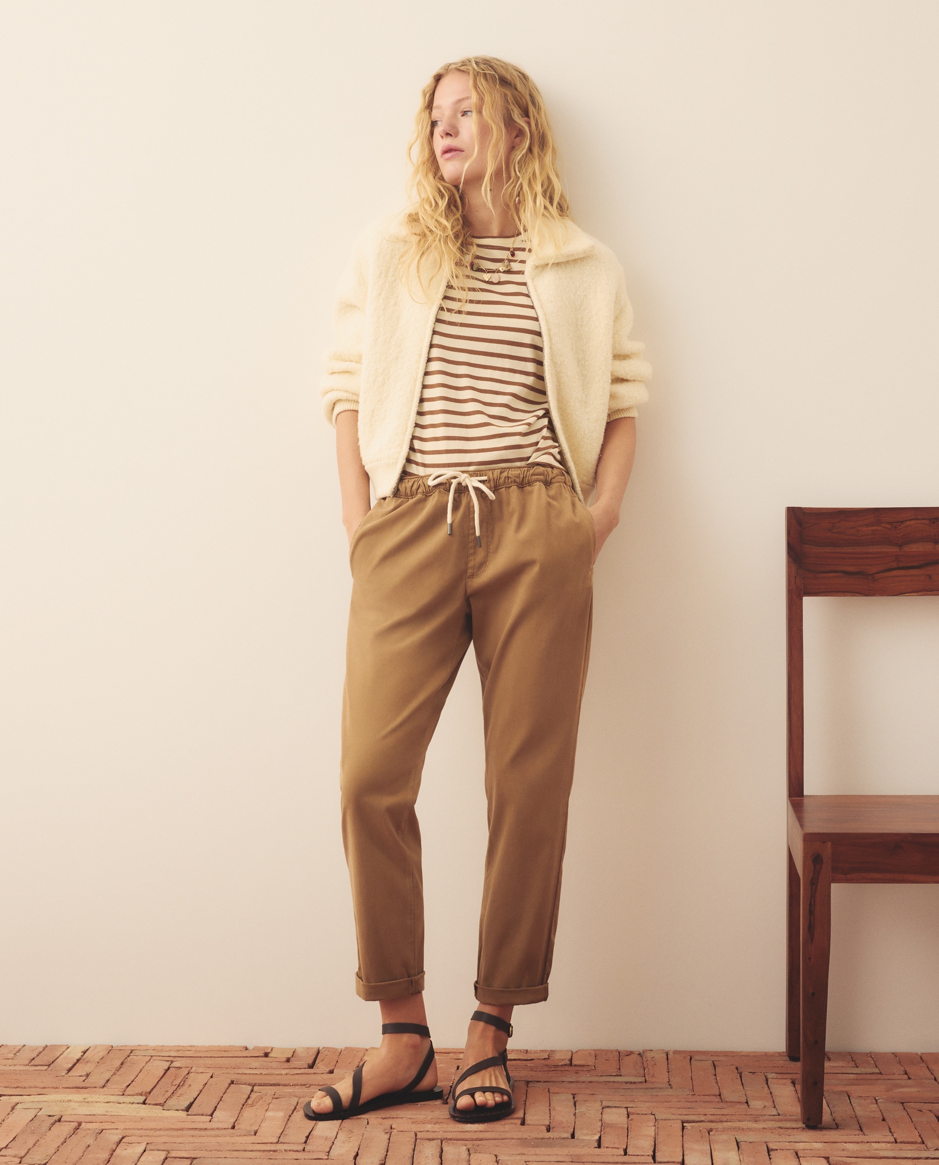 Imagem 0 de Joggers Largas com Elásticos