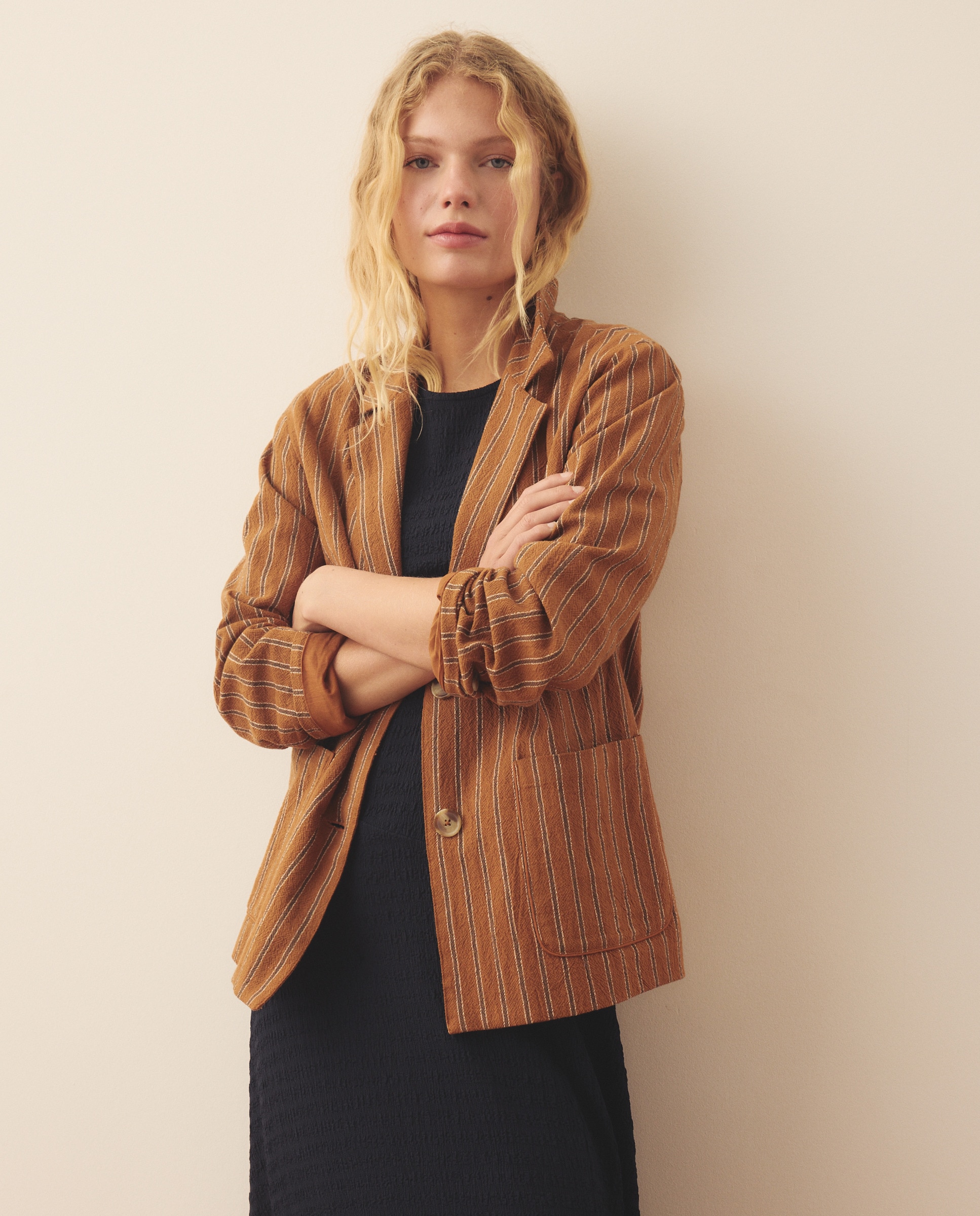 Imagem 0 de Blazer Rústico com Estampado de Riscas Finas