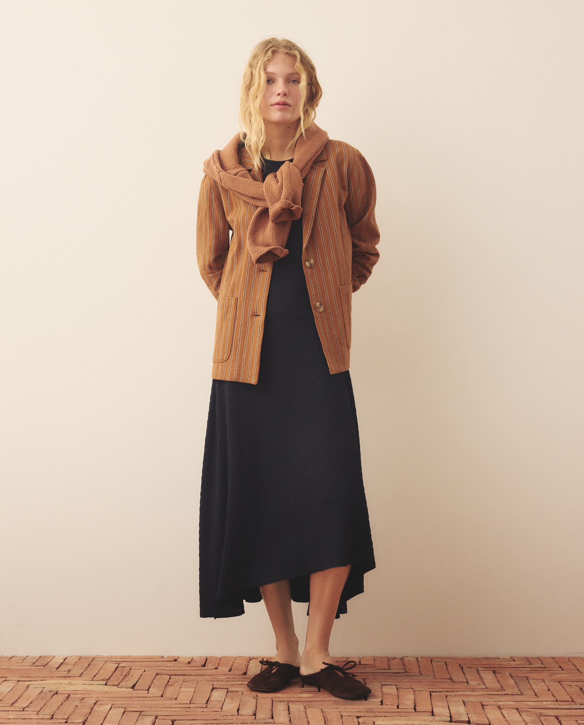 Blazer Rústico com Estampado de Riscas Finas Castanho-2