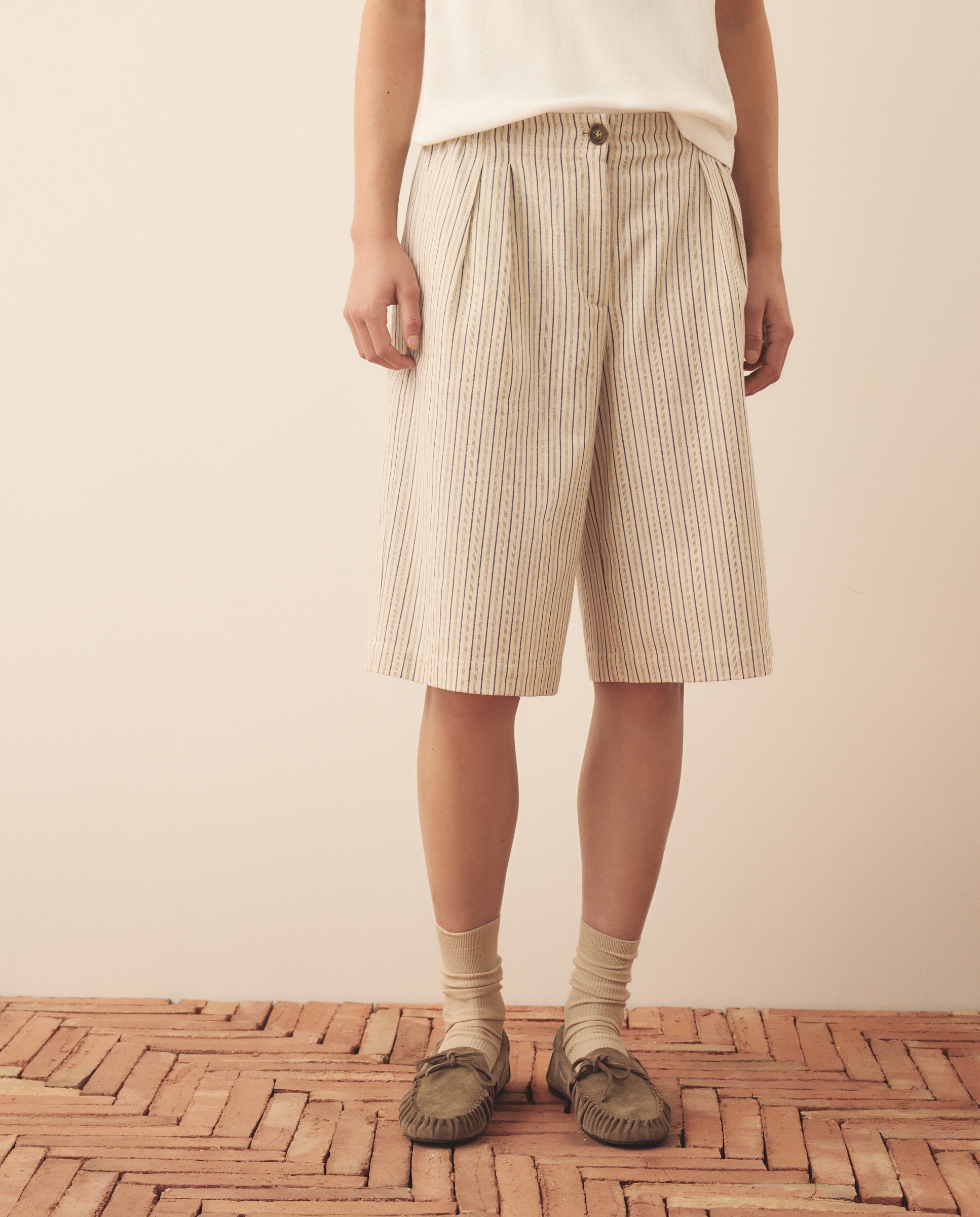 Bermudas Compridas de Linho às Riscas Azul-2