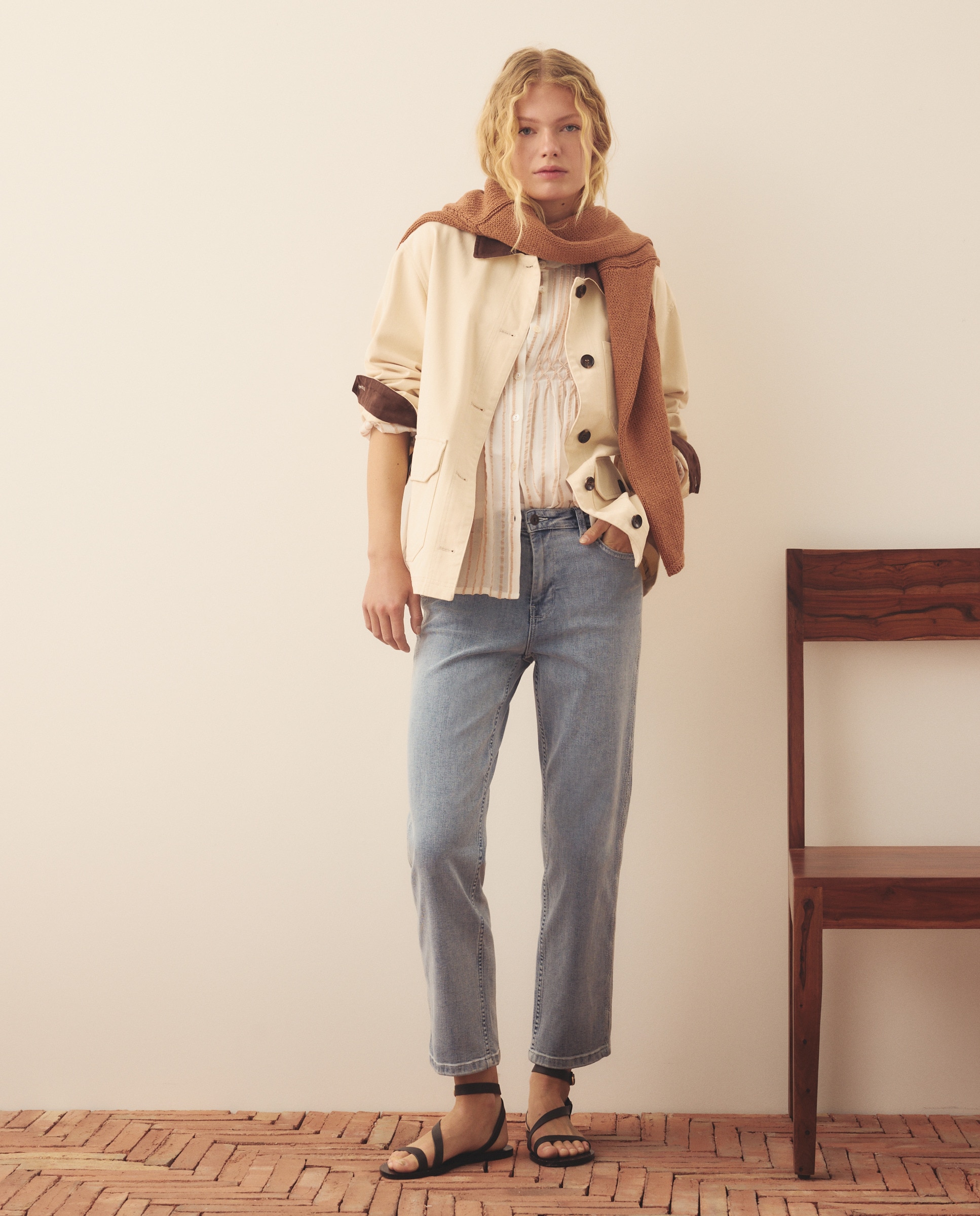 Imagem 0 de Jeans de 5 Bolsos com Bordado Vertical