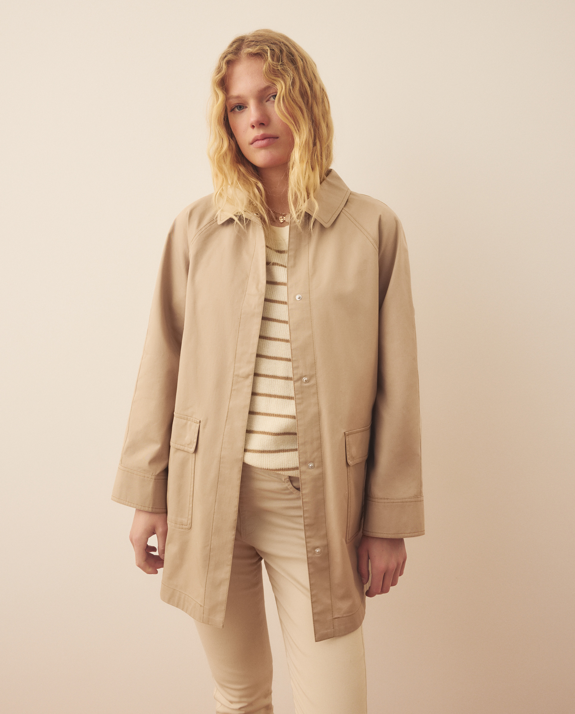 Imagem 0 de Parka Comprida Lisa para a Chuva