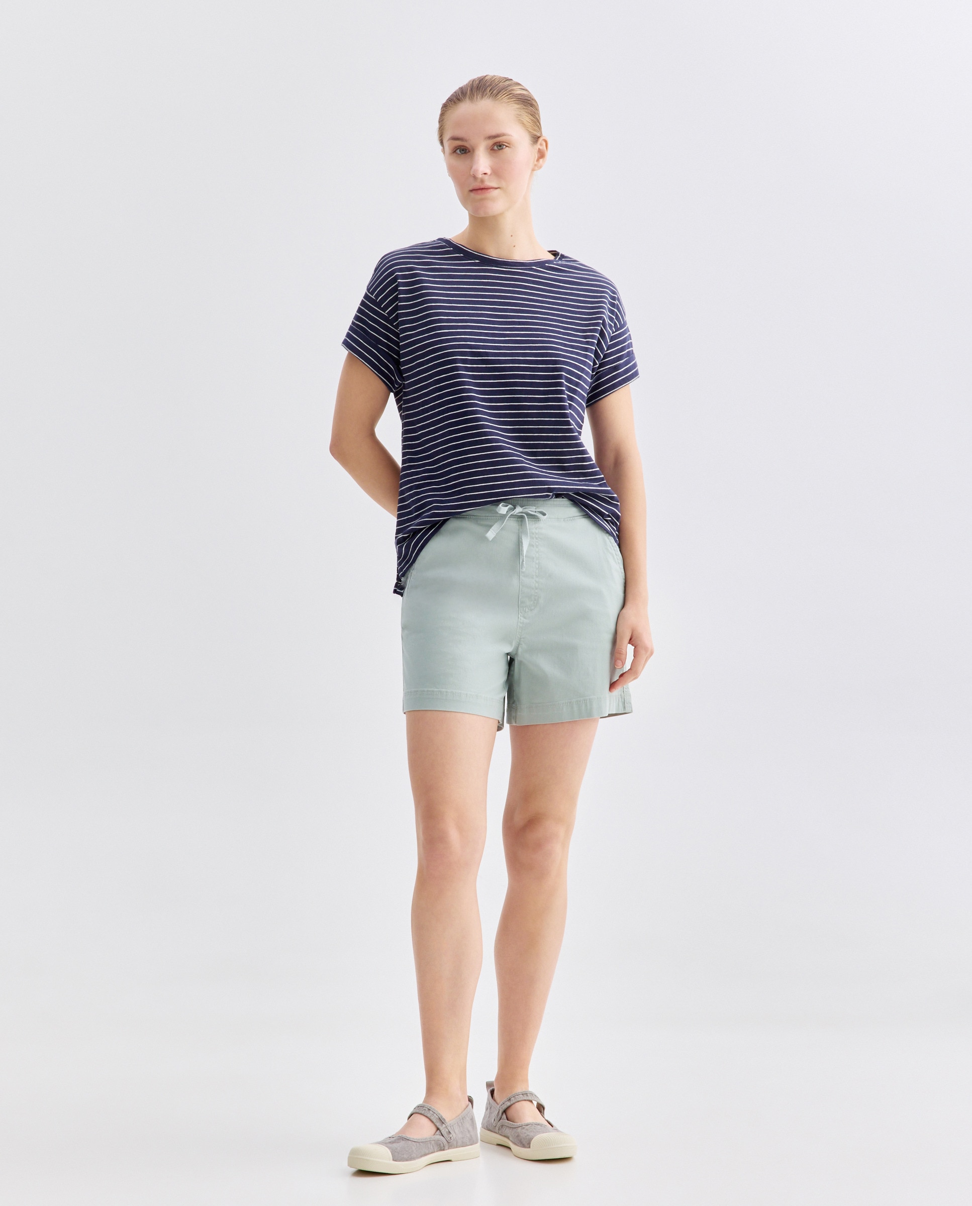 Imagen 0 de Short de mujer corto con goma elástica