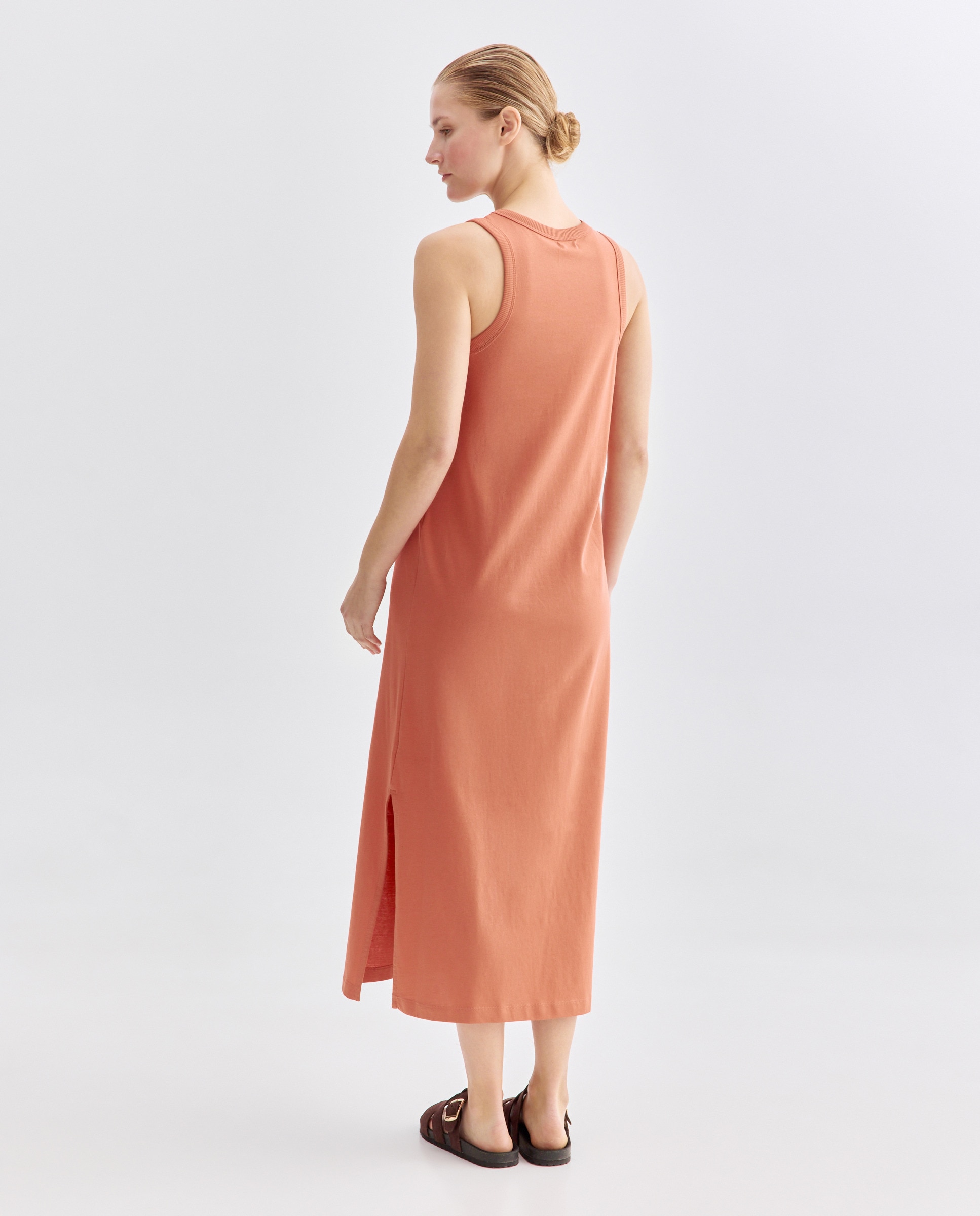 Vestido básico de mujer cuello caja sin mangas 660 Naranja-3