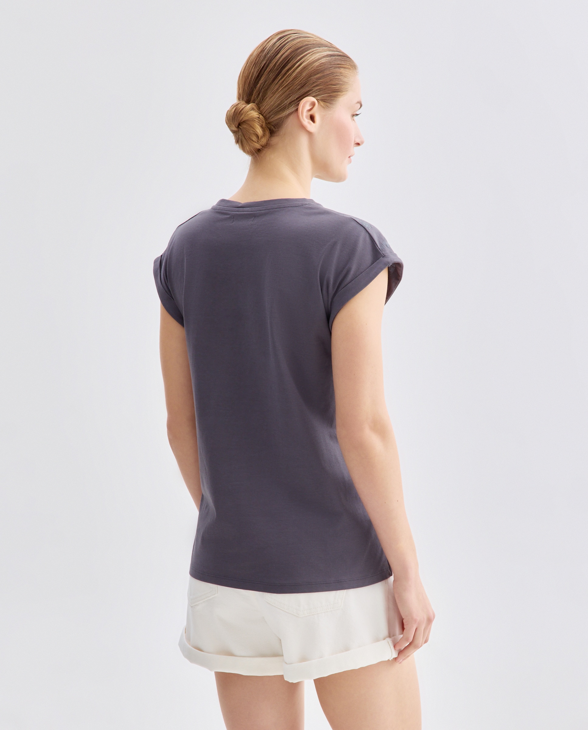 Camiseta de mujer cuello caja puff print Negro-3
