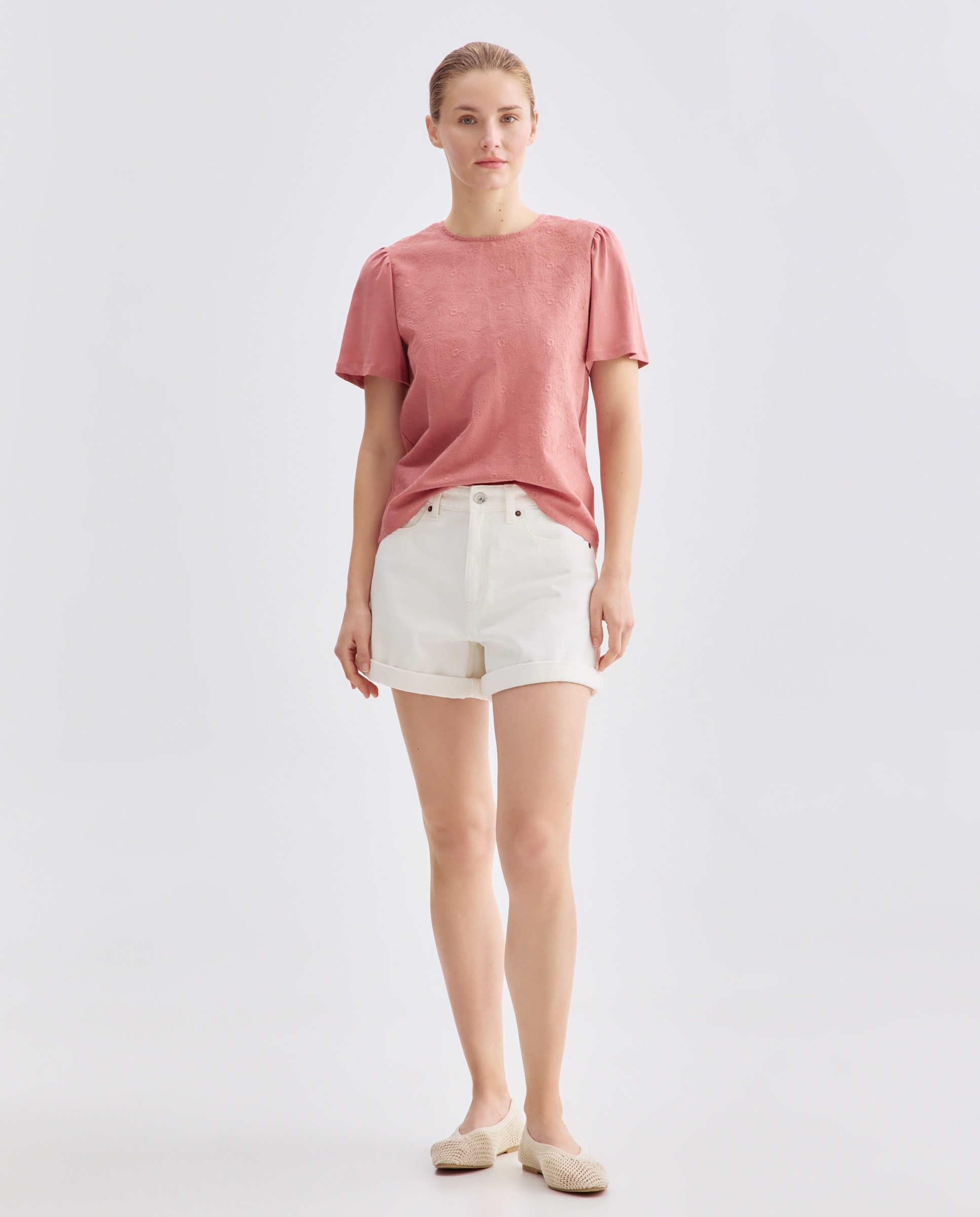 Camiseta de mujer cuello caja frontal calado Rosa oscuro-2