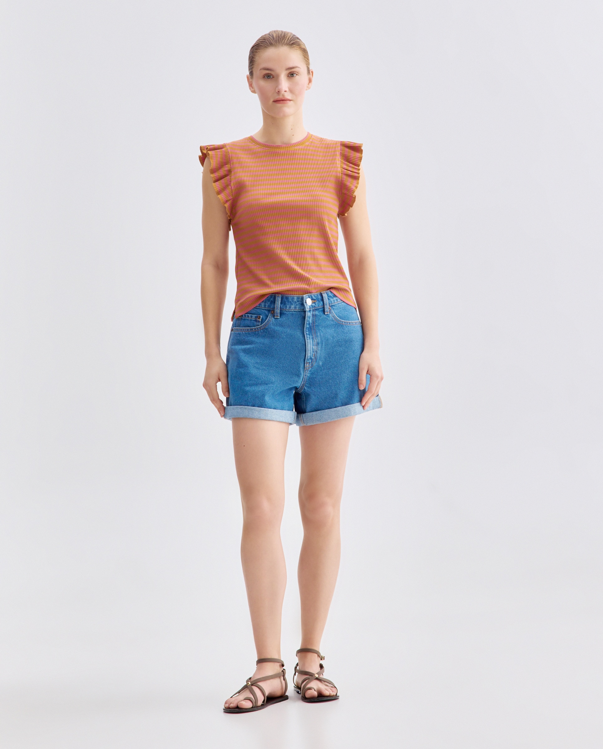 Camiseta de mujer cuello caja canalé manga volantes Rosa-2