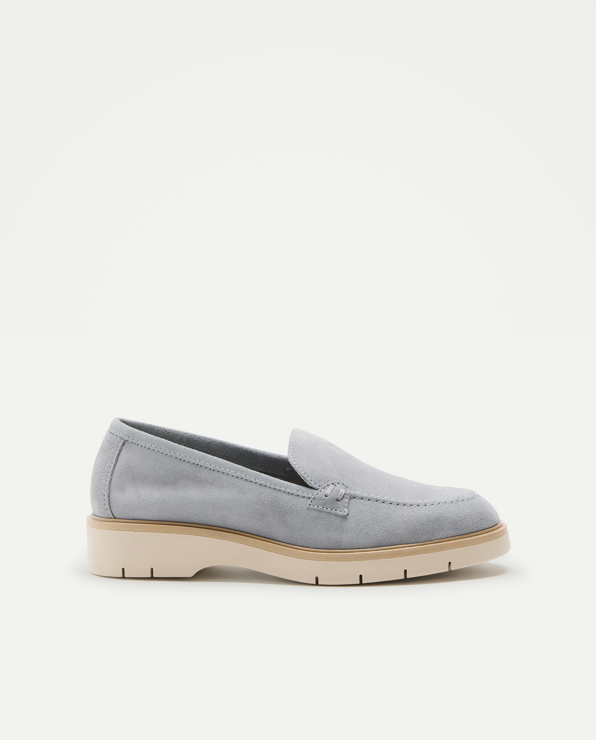 Imagem 0 de Sapatos Rasos Tipo Mocassins com Topete