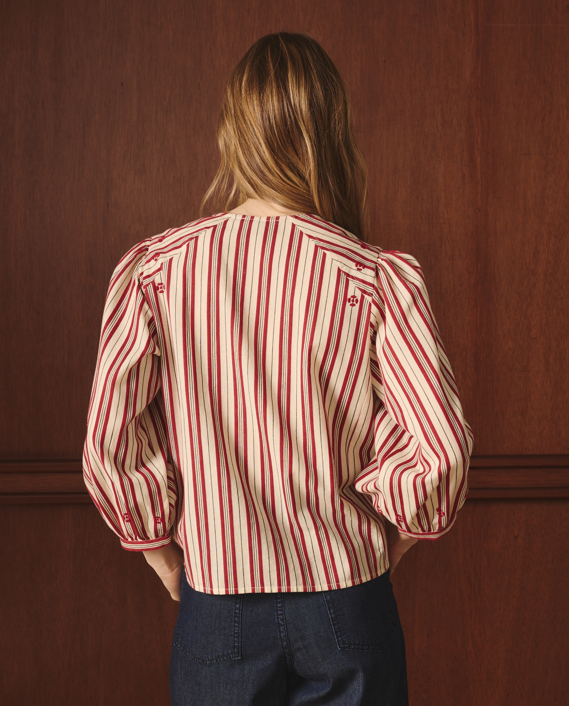 Blusa Romântica com Manga 3/4 e Fantasia de Risca Vermelho-3